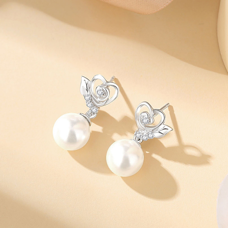 Original rose pearl earrings for women, French style, heart-shaped earrings, new summer forest-style floral ear accessories