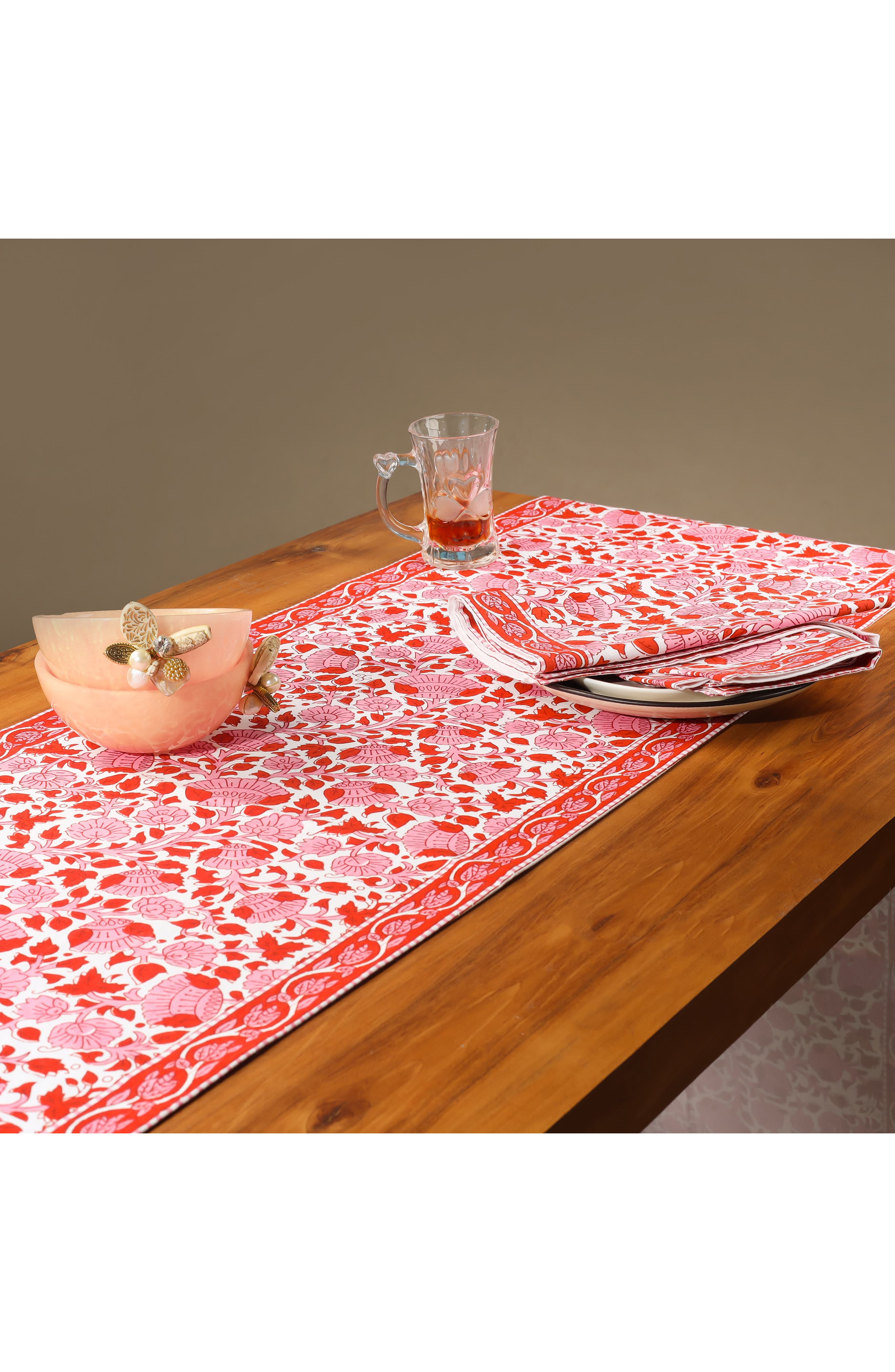 Tiramisu Print Cotton Table Runner