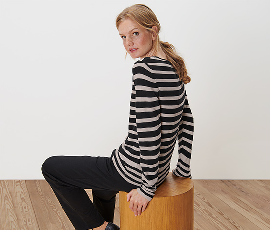 Gestreifter Feinstrickpullover