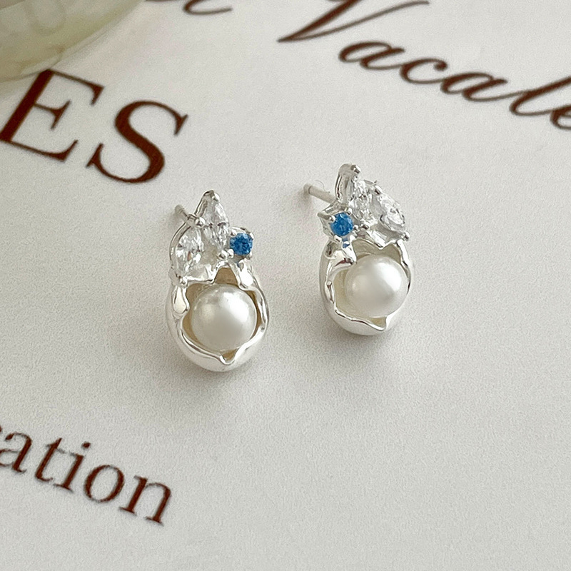 s925 sterling silver lucky stone pearl earrings for women, niche creative design, irregular small geometric earrings