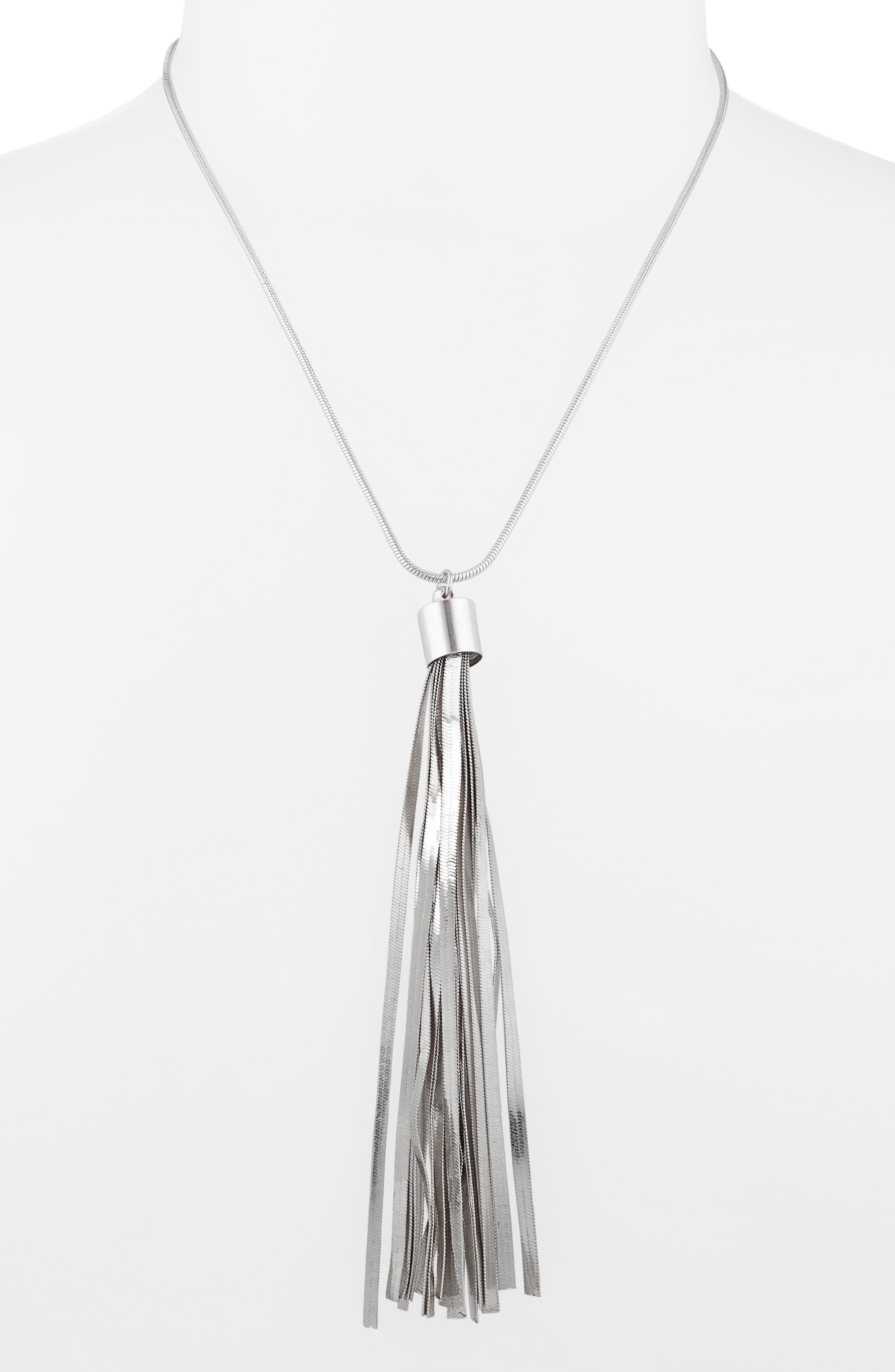 NORDSTROM RACK Snake Chain Tassel Pendant Necklace
