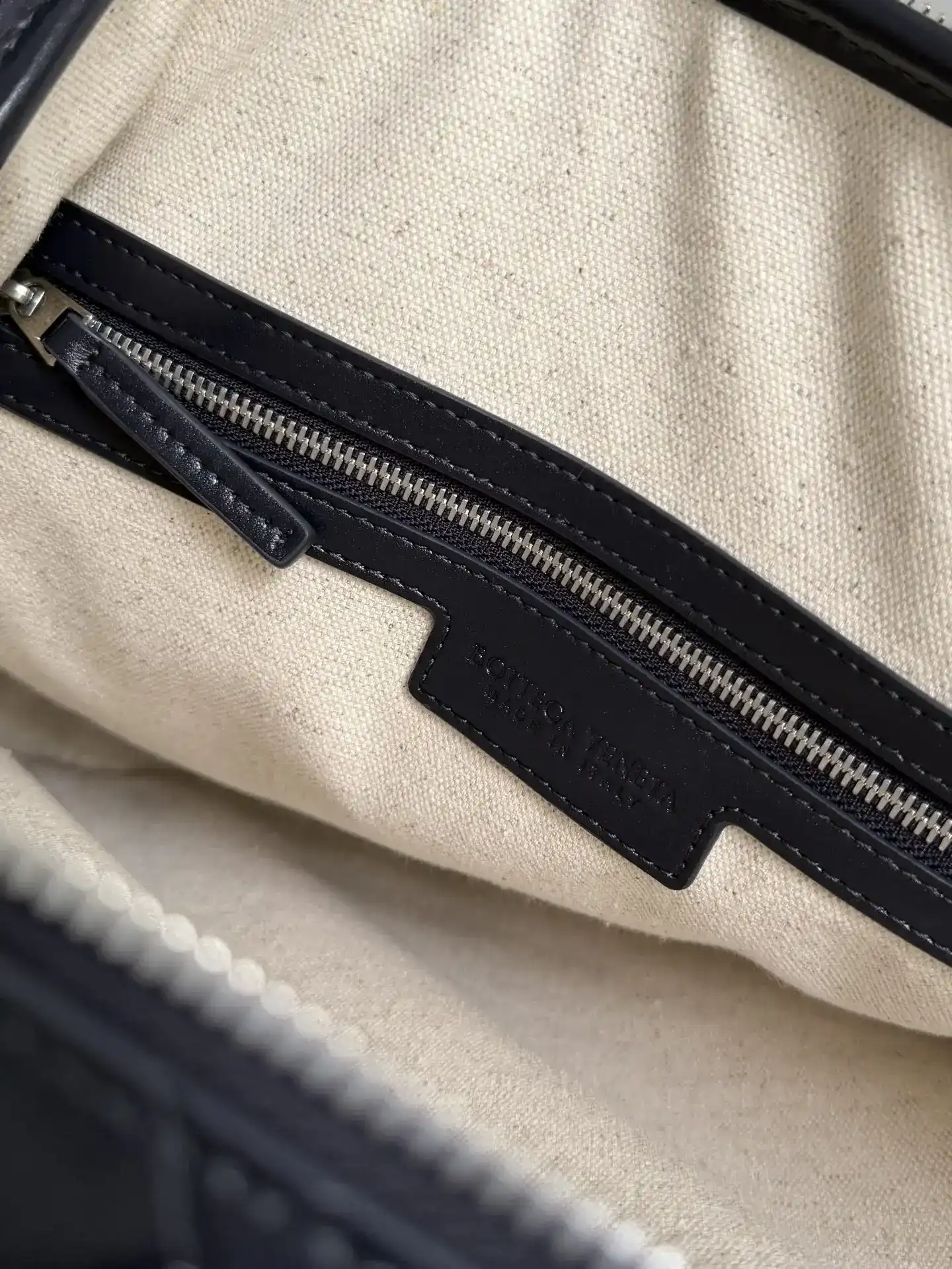 Bottega Veneta Getaway Top Handle Bag product photo from LabelPicks