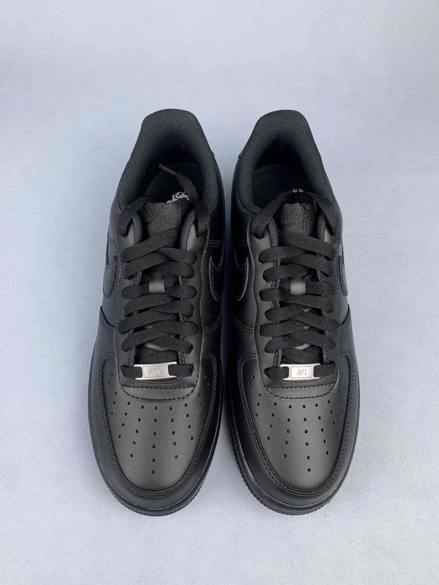 Nike Air Force 1 '07 Shoes