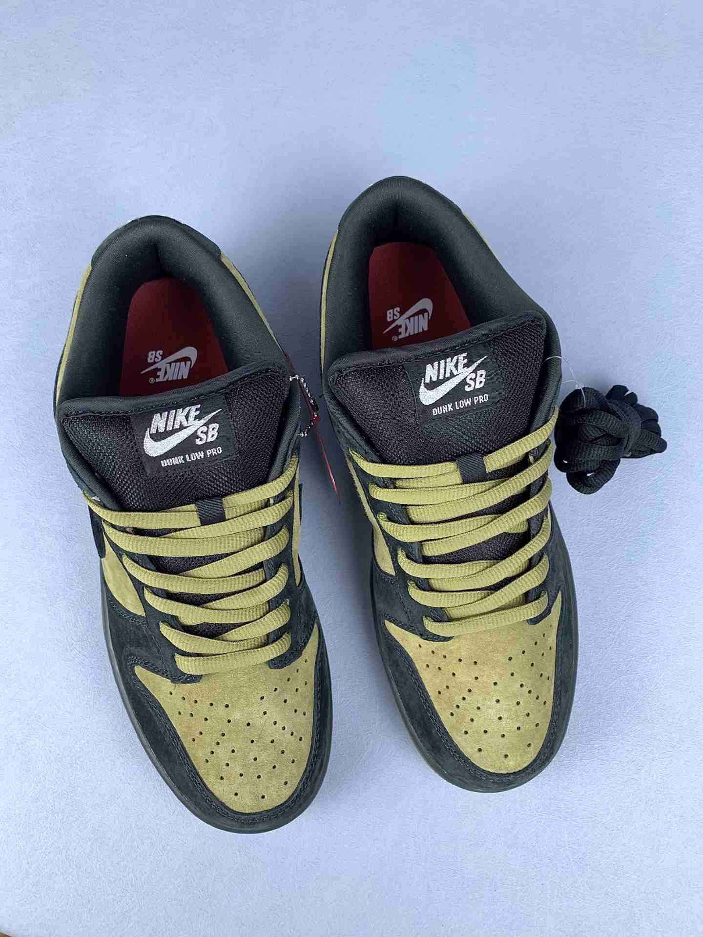Supreme x Nike SB Dunk Low OG QS Shoes