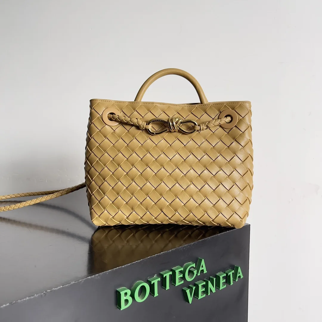 Bottega Veneta White Andiamo Intrecciato Woven Leather Top Handle Bag product photo from LabelPicks