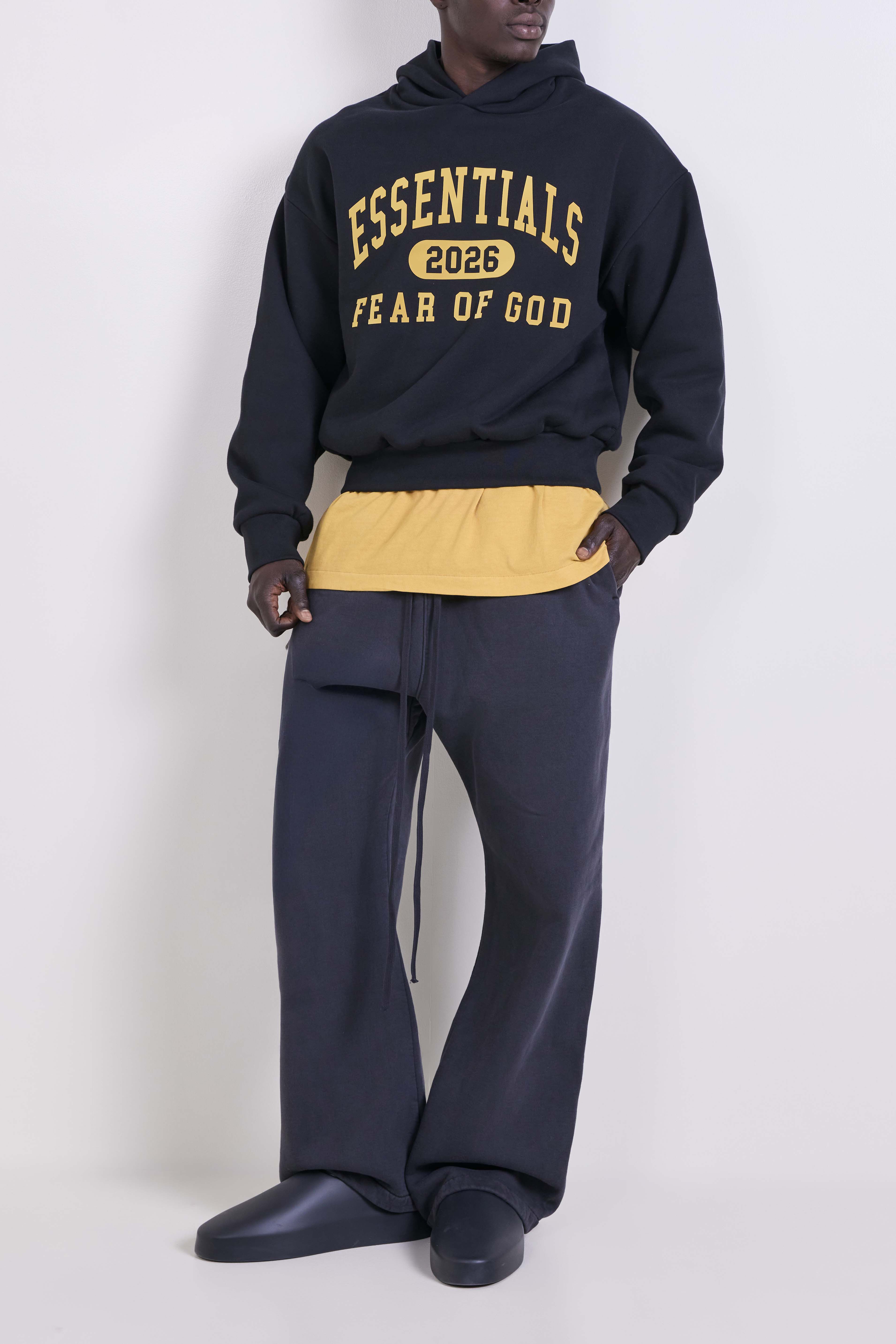FEAR OF GOD ESSENTIALS קפוצ’ון