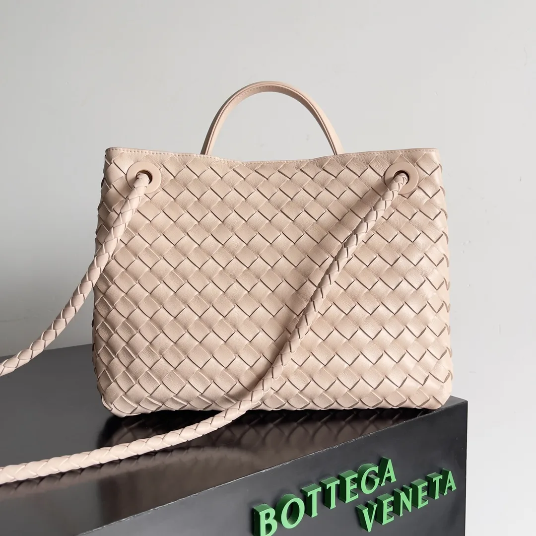 Bottega Veneta White Andiamo Intrecciato Woven Leather Top Handle Bag product photo from LabelPicks