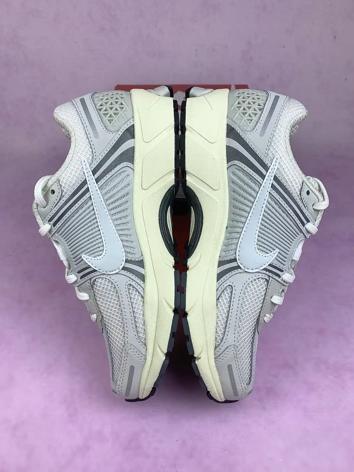 Nike Zoom Vomero 5 SE Shoes product photo from LabelPicks
