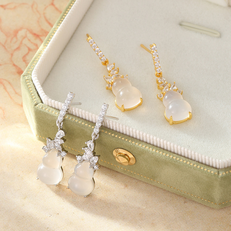 Original ice and snow gourd earrings for women, pure silver, Chinese style, national trend, new Chinese style, white chalcedony earrings, niche design earrings