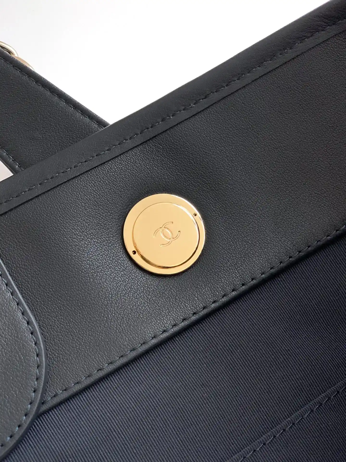 Chanel Straw Woven Tote Bag product photo from LabelPicks