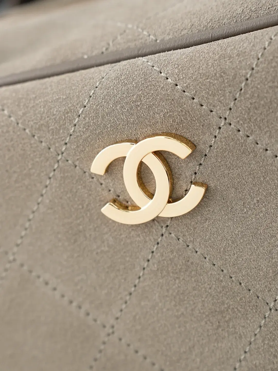 Chanel Smooth Leather Top Handle Bag product photo from LabelPicks