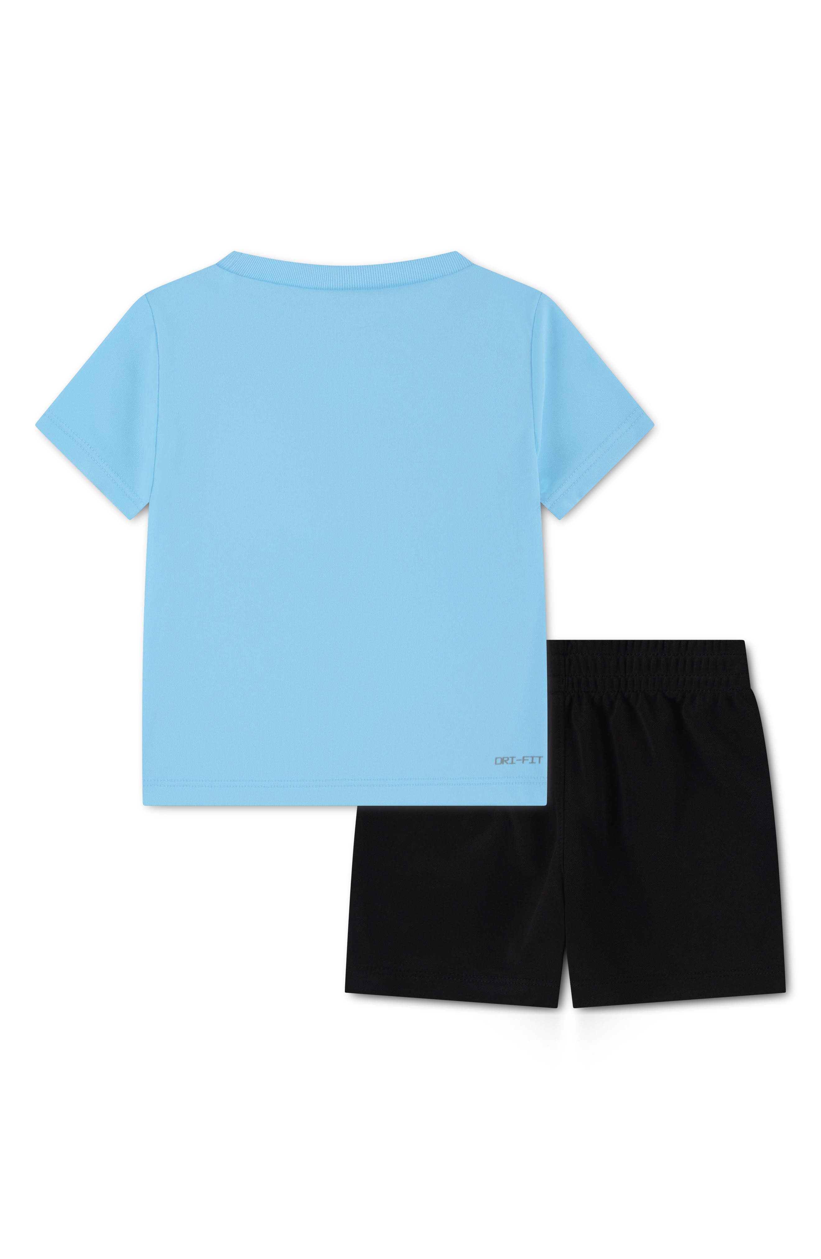 Nike Sportball Dri-FIT T-Shirt & Shorts Set