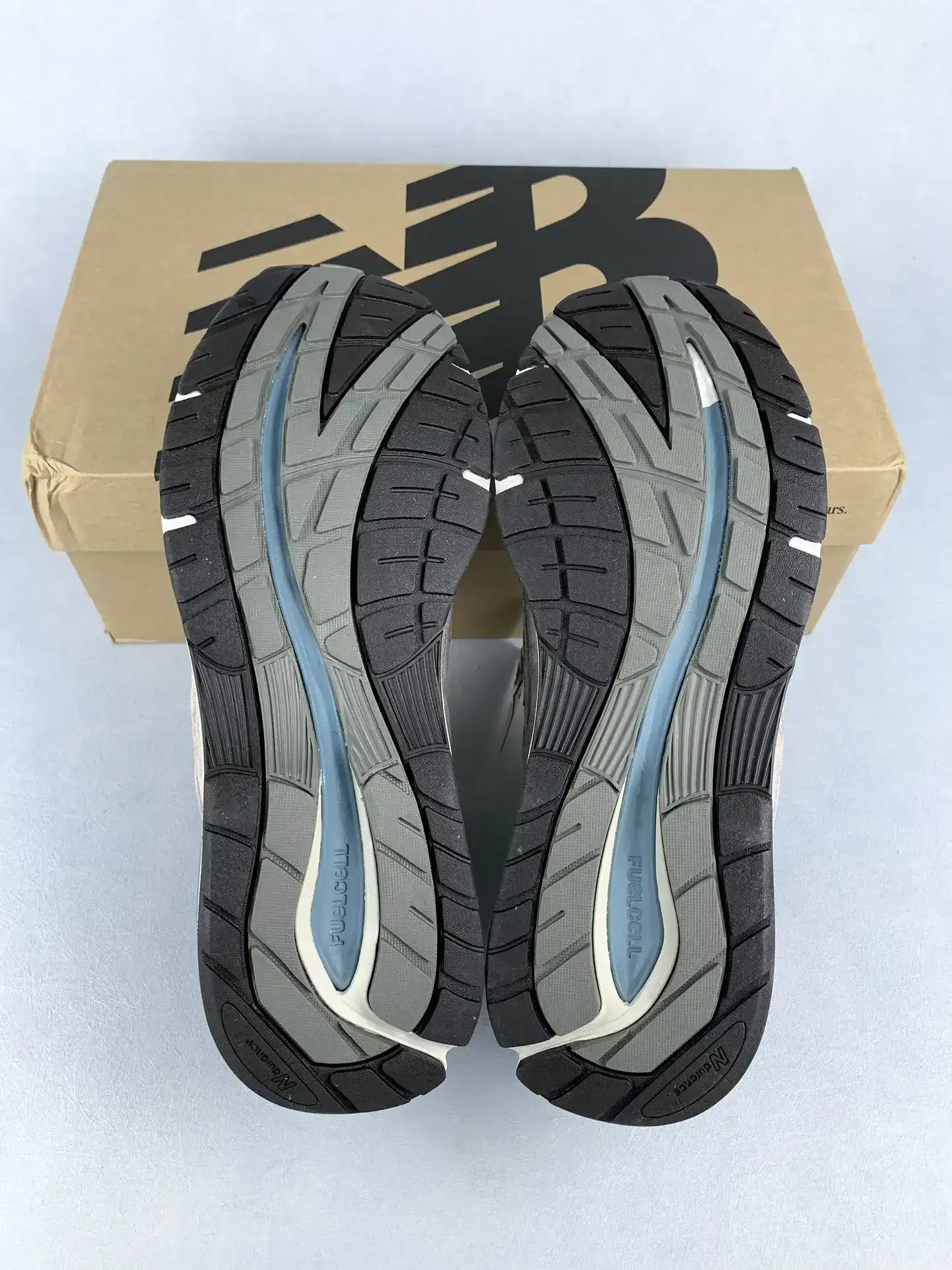 New Balance 991v2 Shoes product photo from LabelPicks