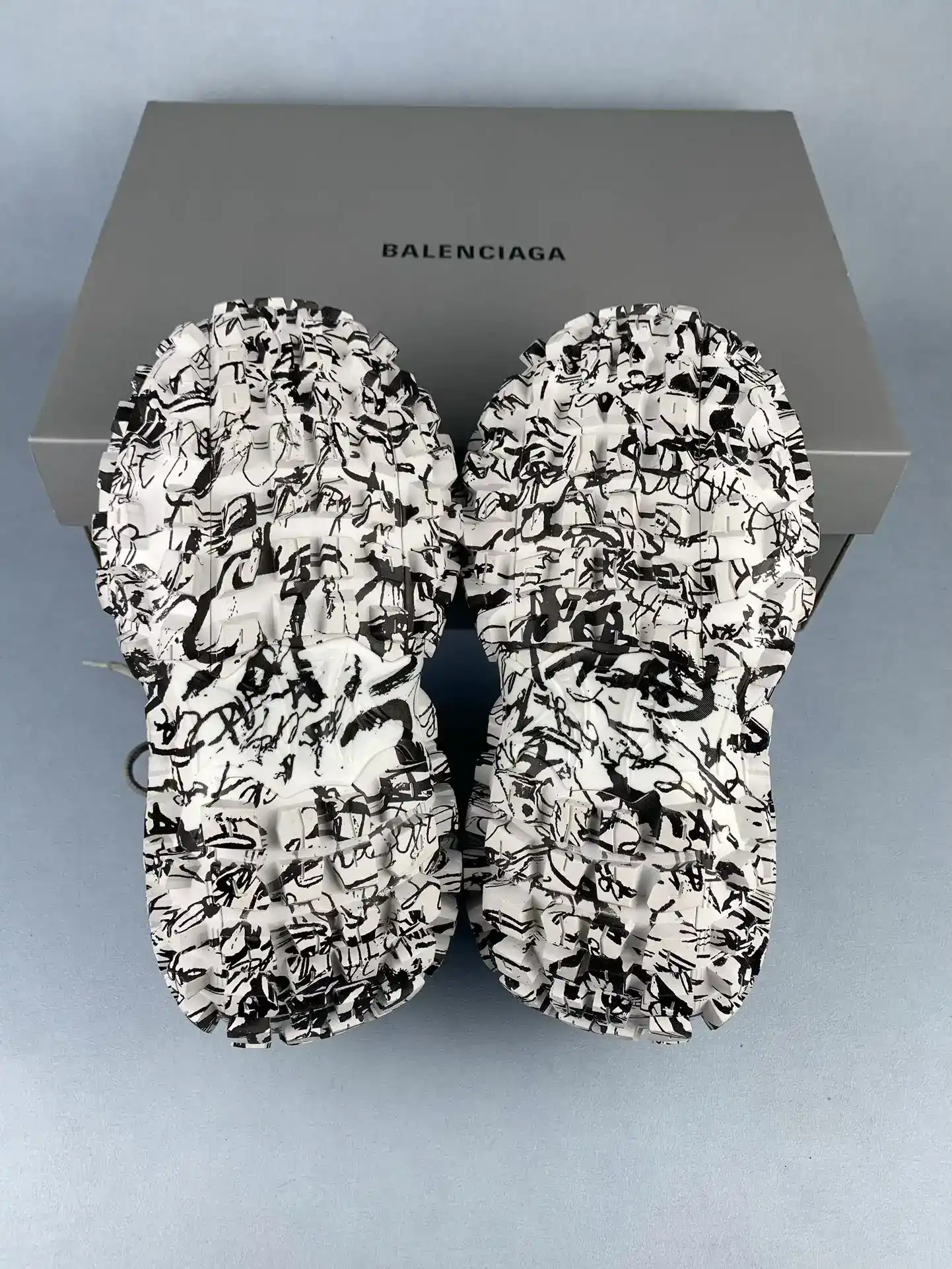 6XL Sneaker in Black/White Allover Print product photo from LabelPicks
