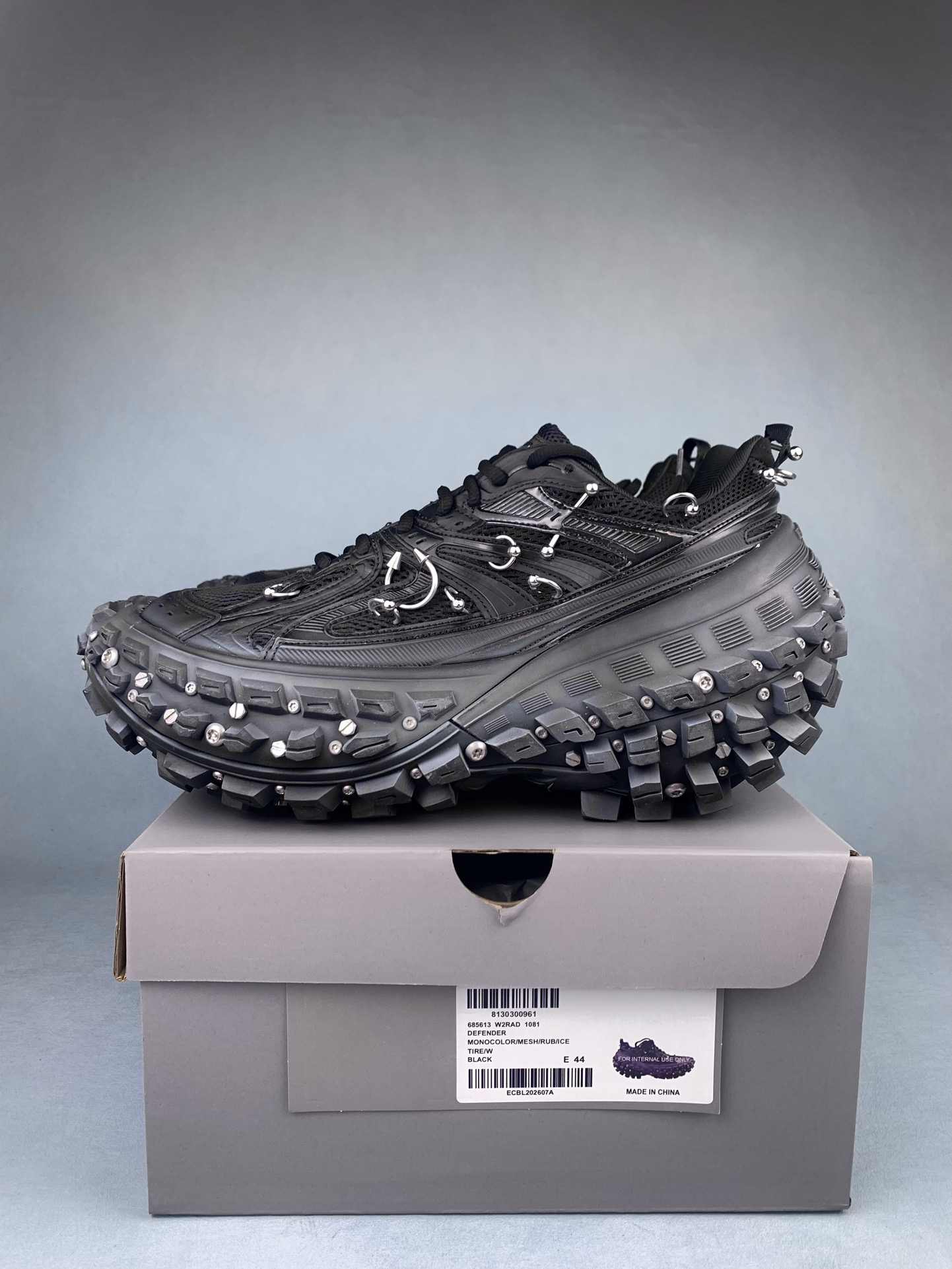 Balenciaga Defender Bouncer Screw Sneaker