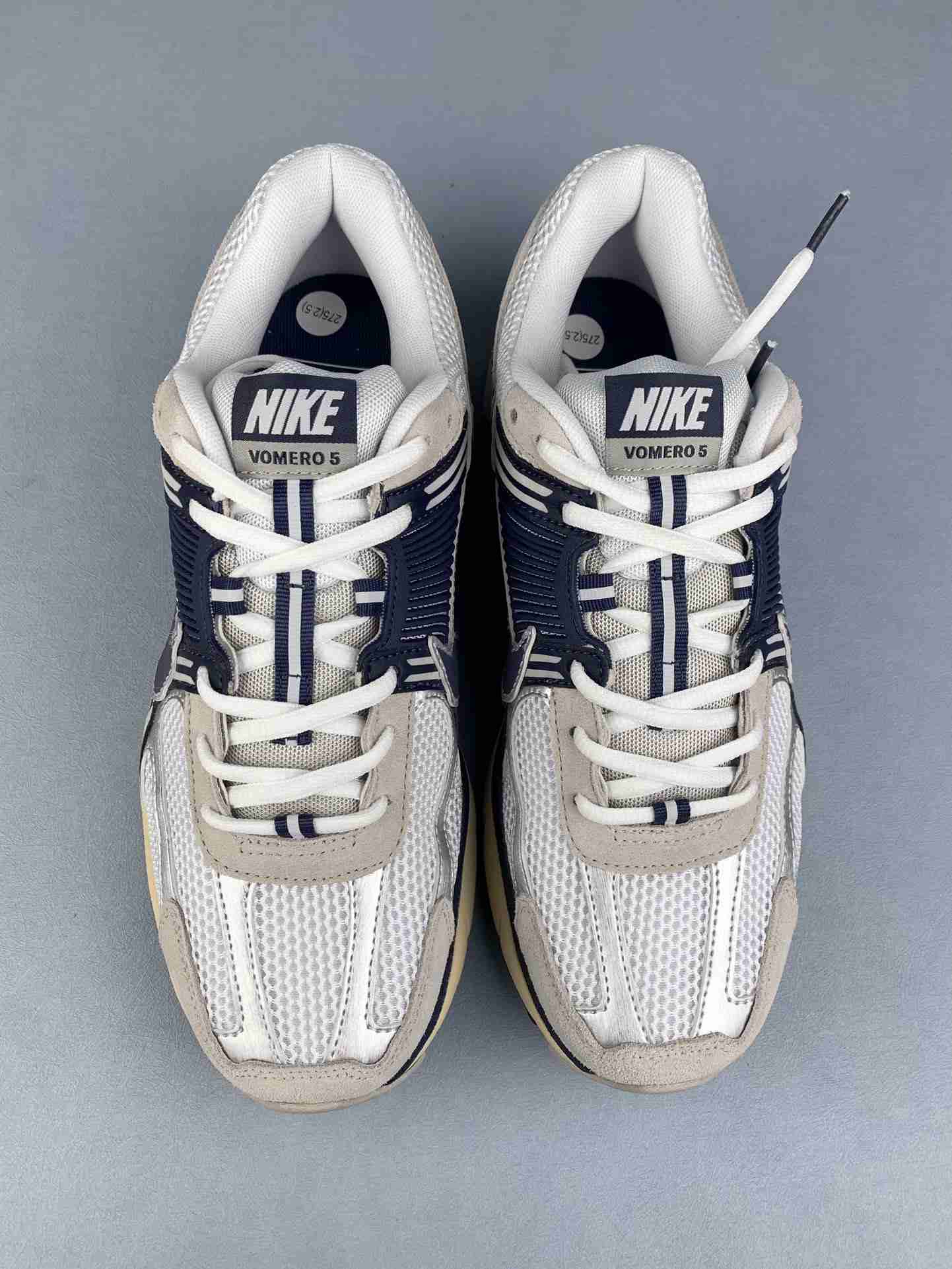 Nike Zoom Vomero 5 Shoes