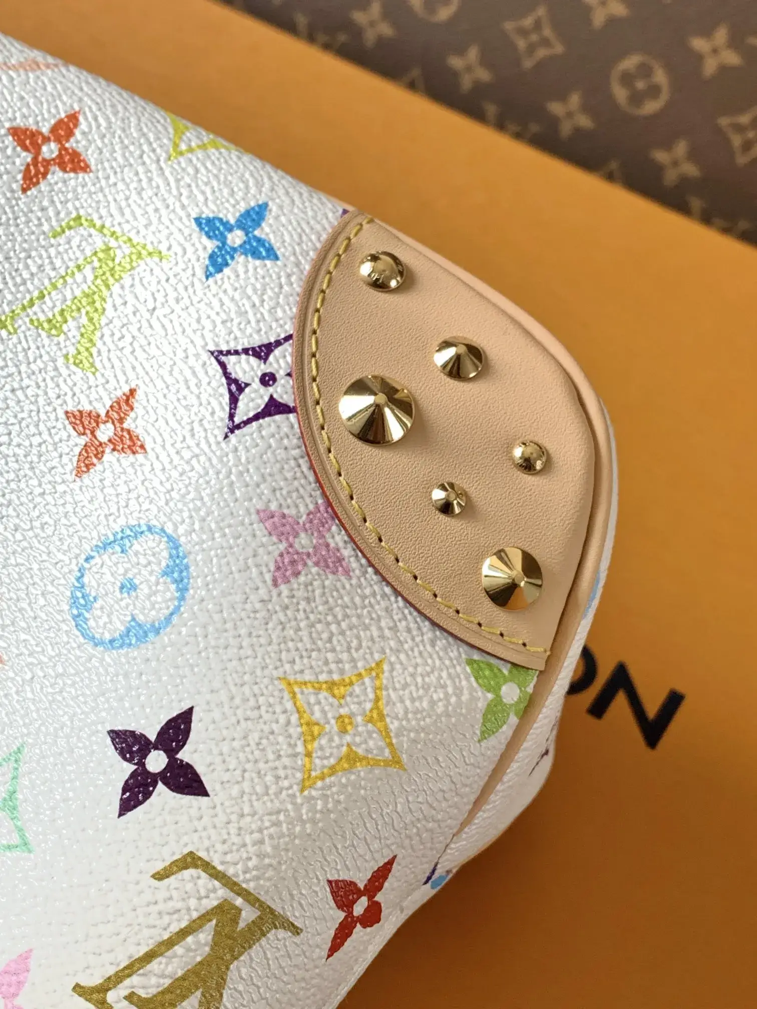 Louis Vuitton White Calfskin Hobo Bag product photo from LabelPicks
