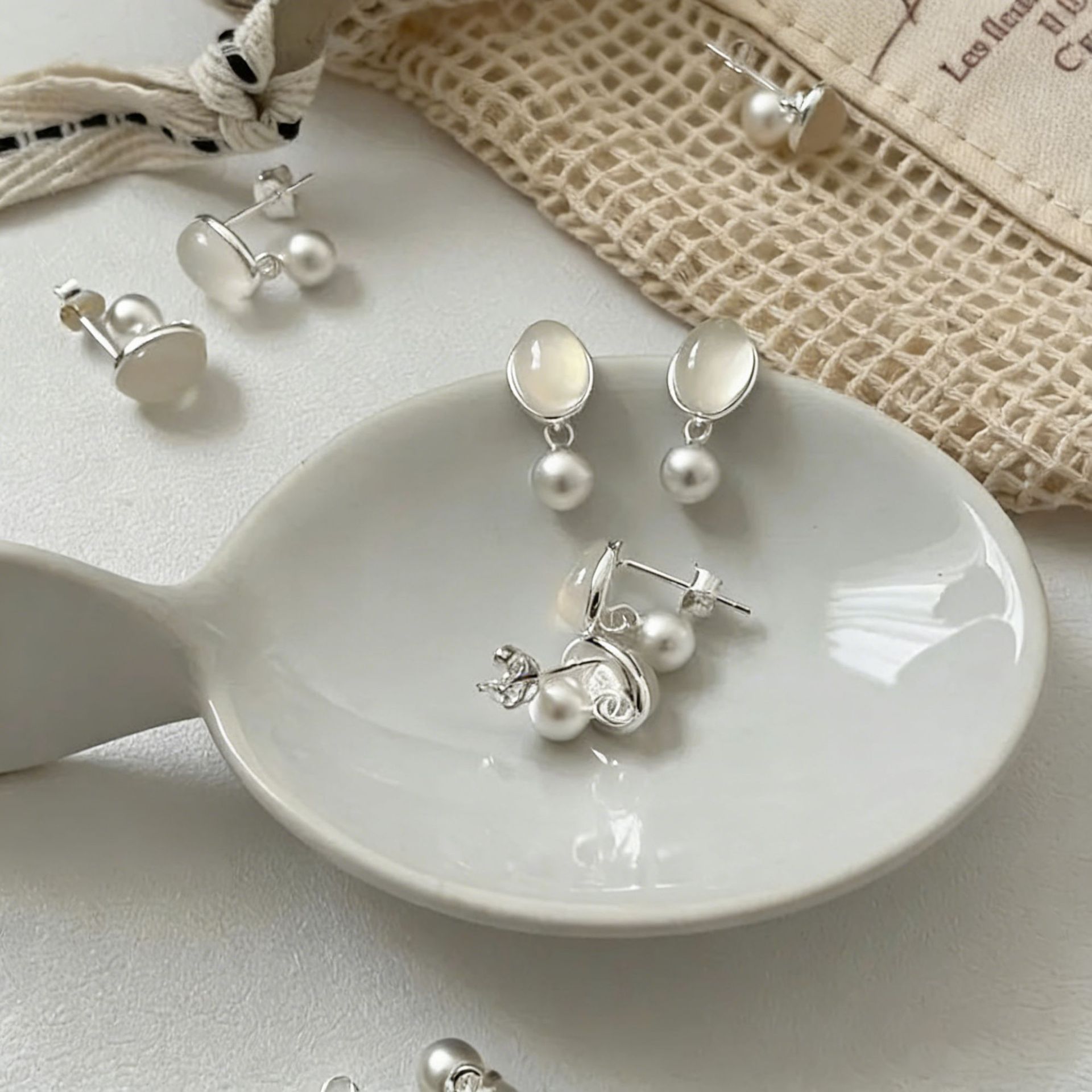 925 sterling silver round bead chalcedony earrings for women, same style as Korean Instagram bloggers, simple earrings with niche design and elegant charm