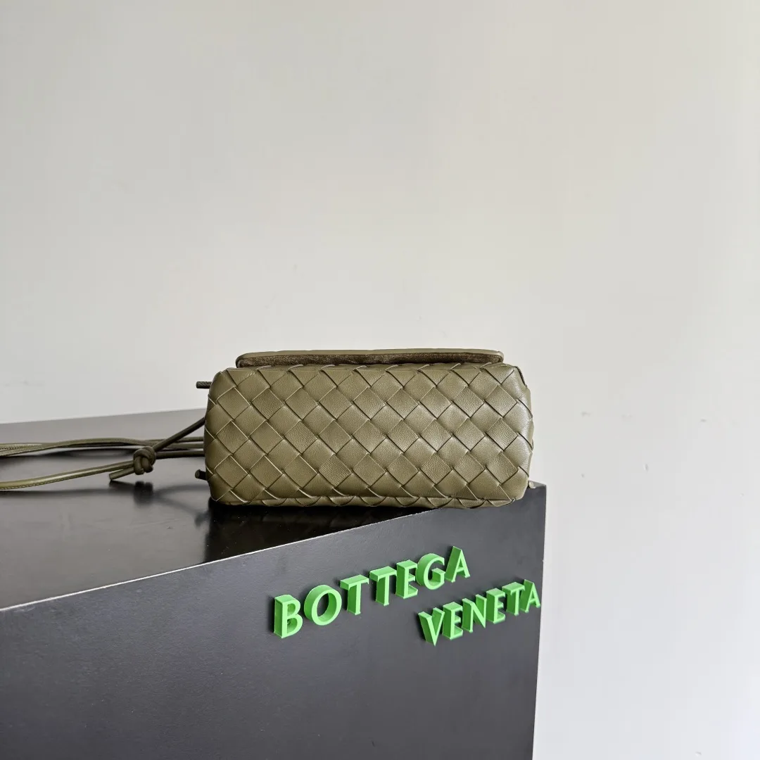 Bottega Veneta Notturno Clutch product photo from LabelPicks