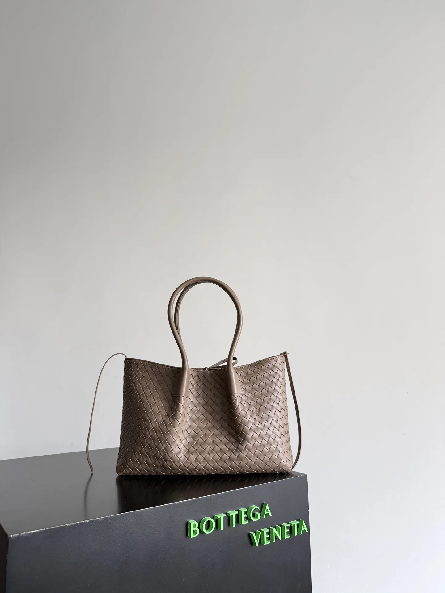Bottega Veneta Shopper Tote Bag product photo from LabelPicks