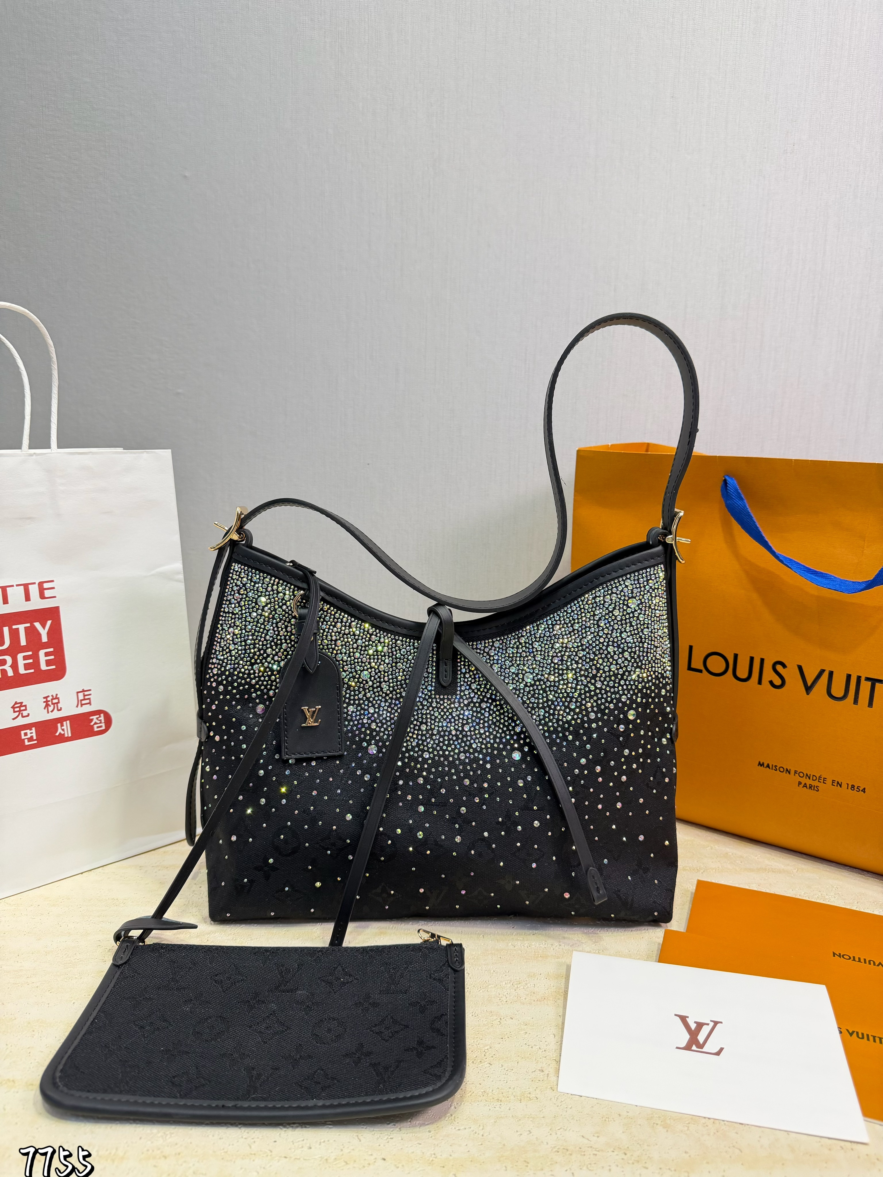 lv  Carryall bag