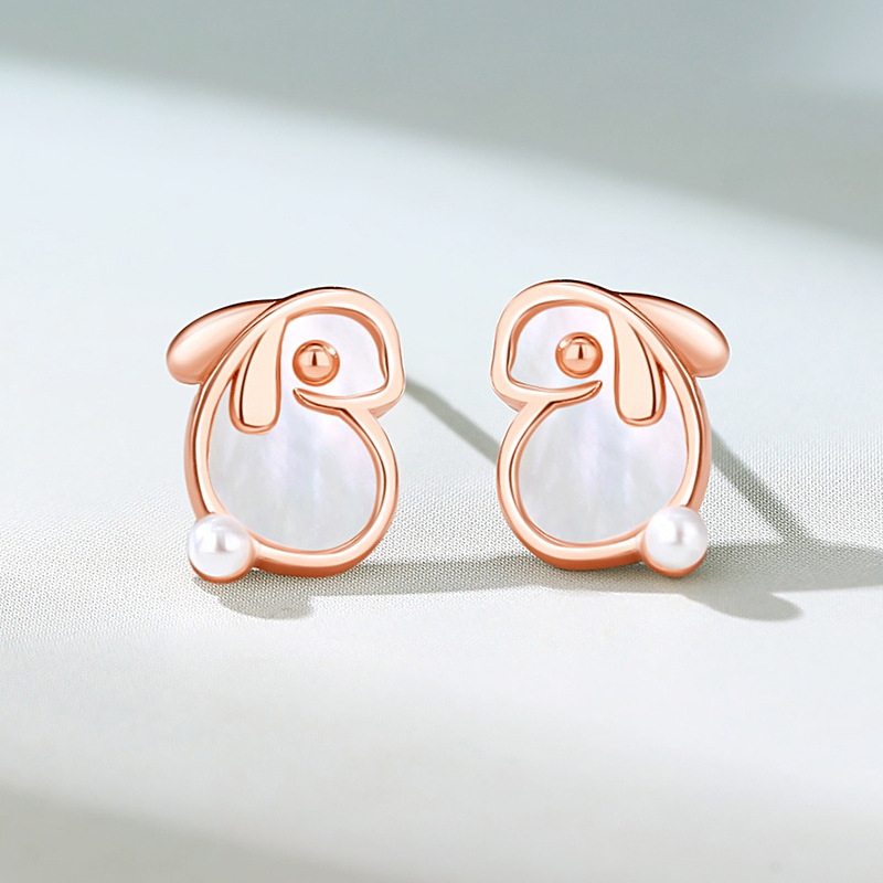 Original shell rabbit earrings for women, made of S925 sterling silver, in a Korean style, delicate and fresh, with mother-of-pearl accents, cute and girly