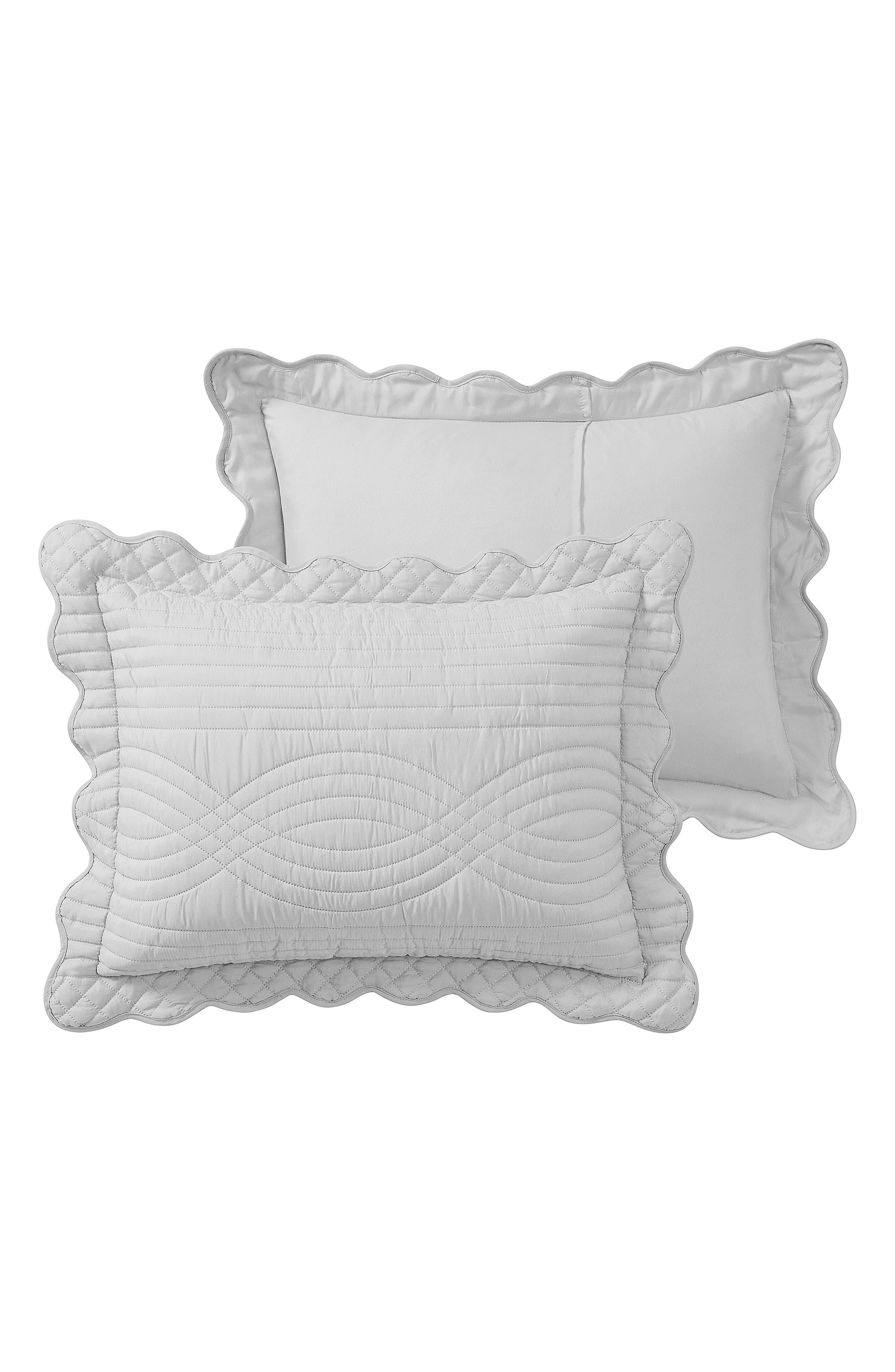 VCNY HOME Scallop Microfiber Quilt Set