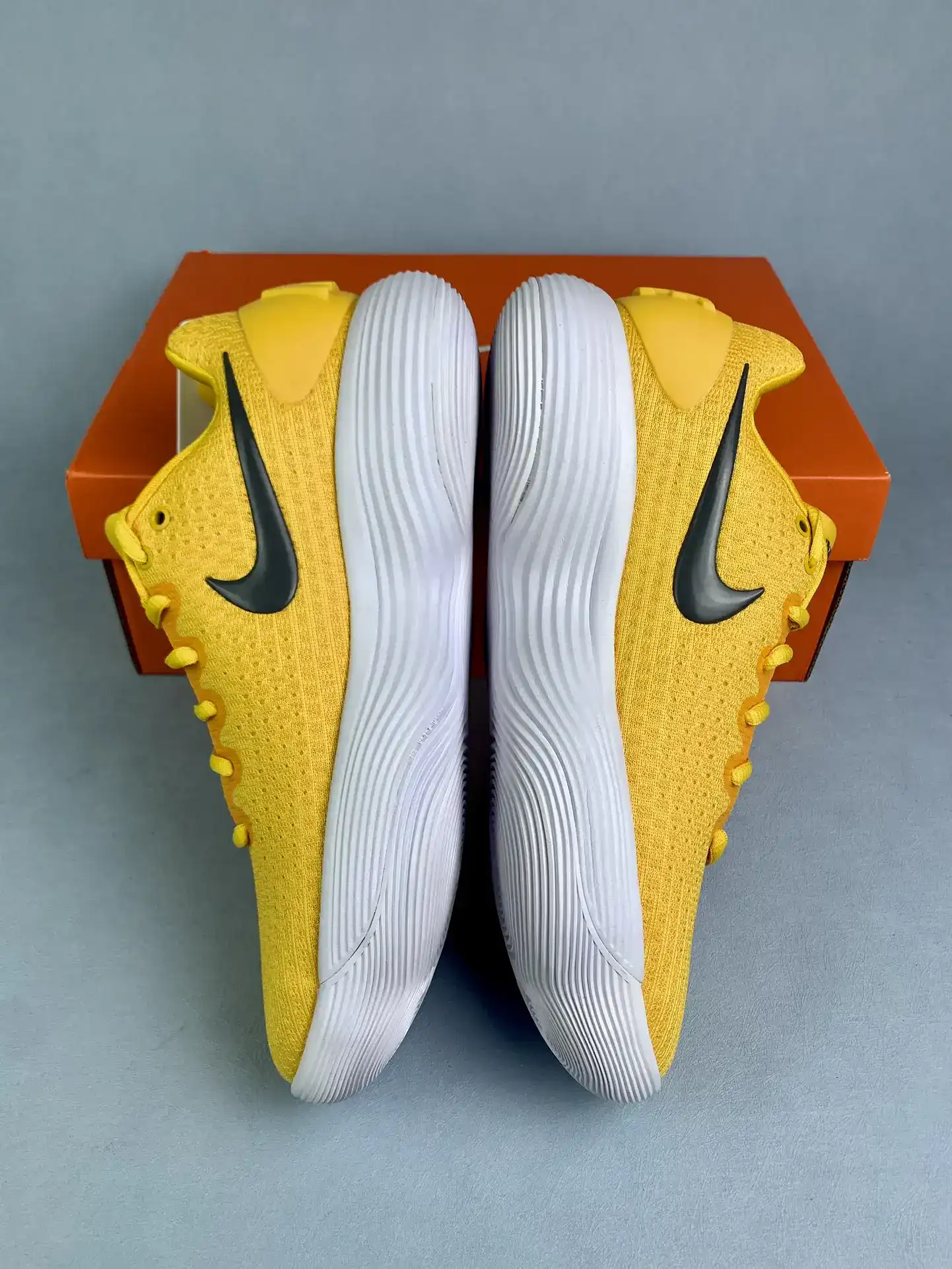 Nike Hyperdunk 2017 Low 'University Gold' Basketball Shoes product photo from LabelPicks