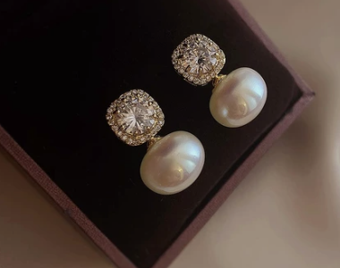 Solvellae Golden Blossom Pearl Branch Brooch