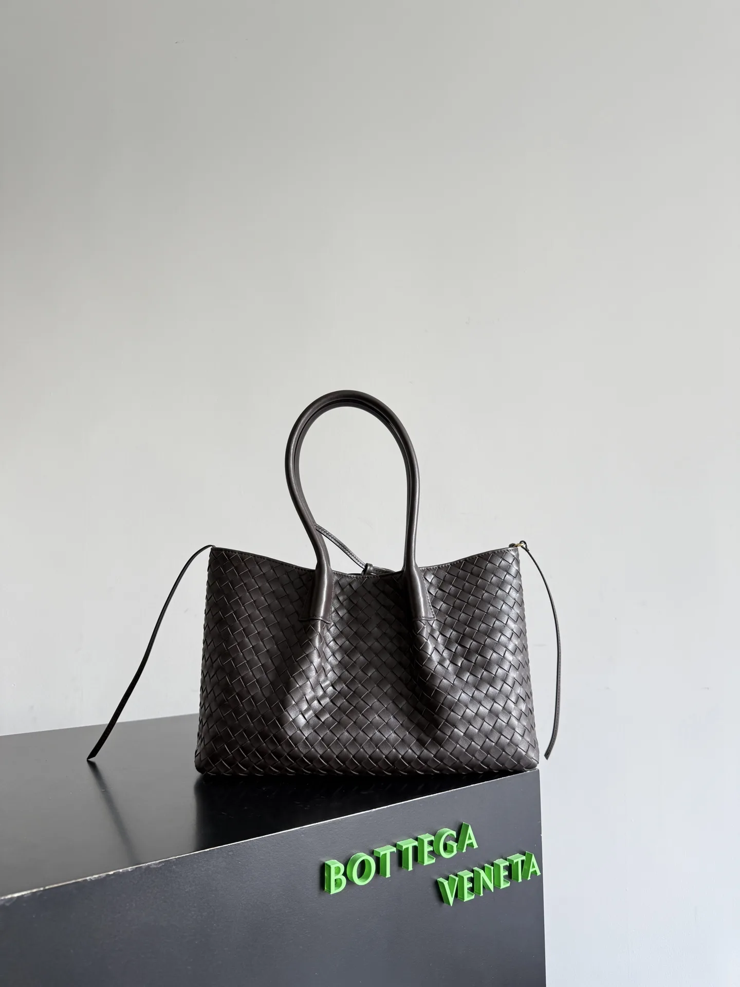 Bottega Veneta Shopper Tote Bag product photo from LabelPicks