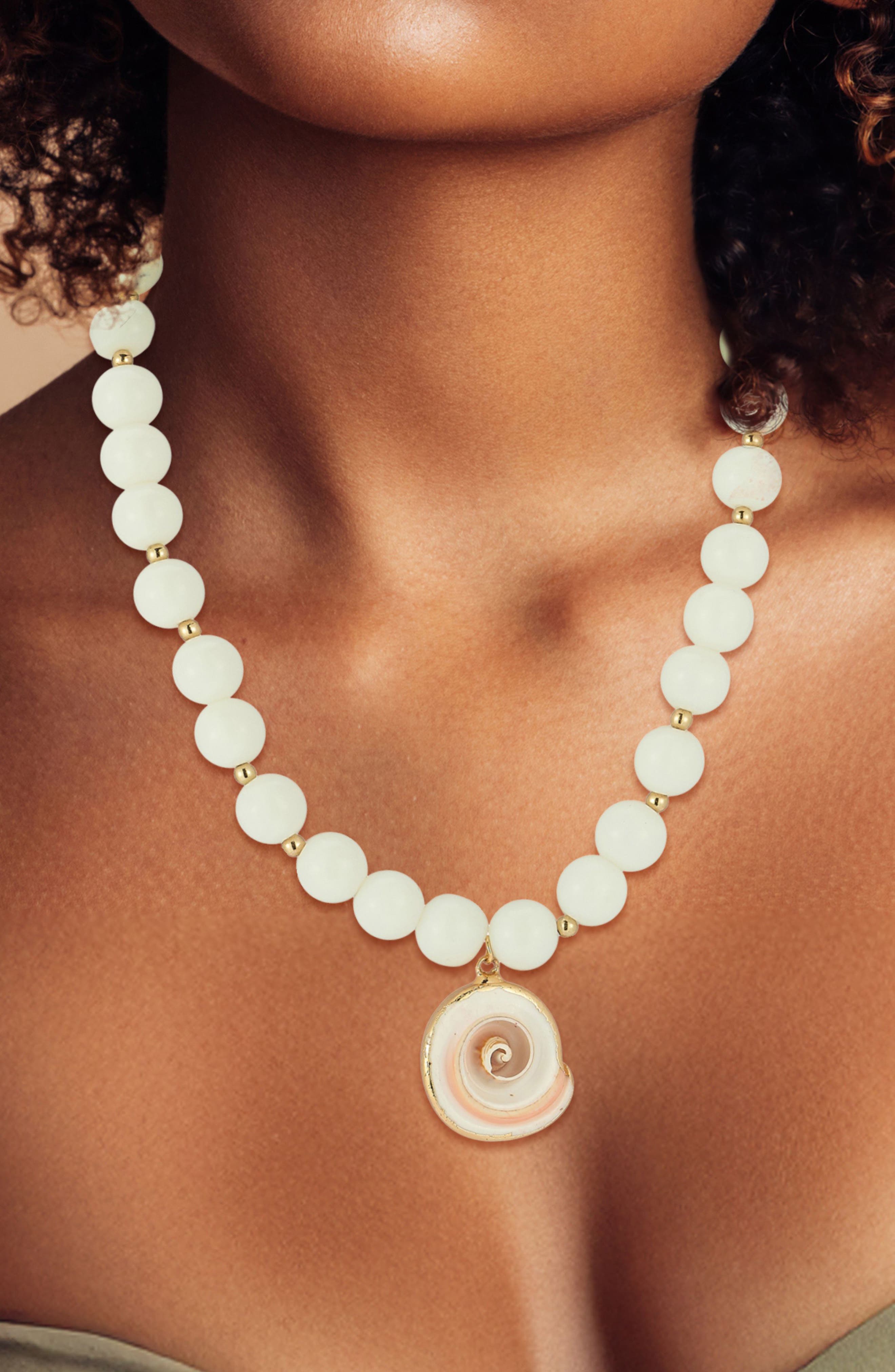 SPHERA MILANO Shell Pendant Necklace