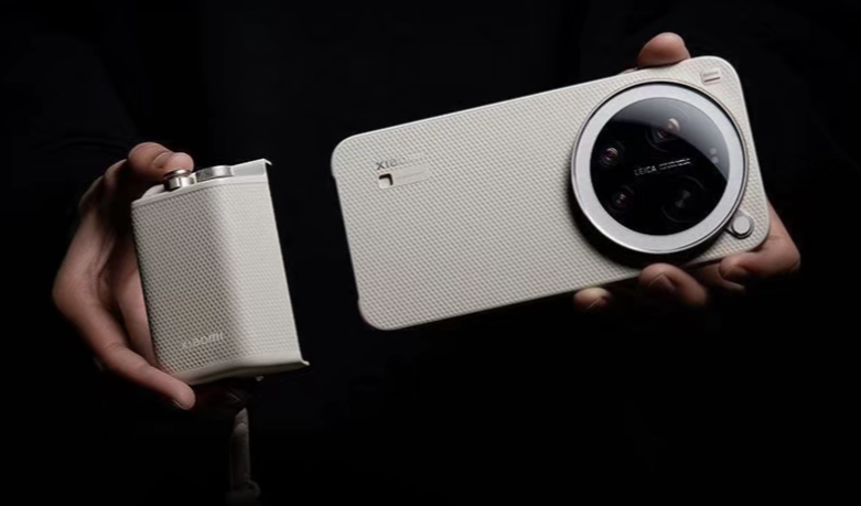 Xiaomi 17 Ultra Camera Kit Back Case Brand New - GreshamTech