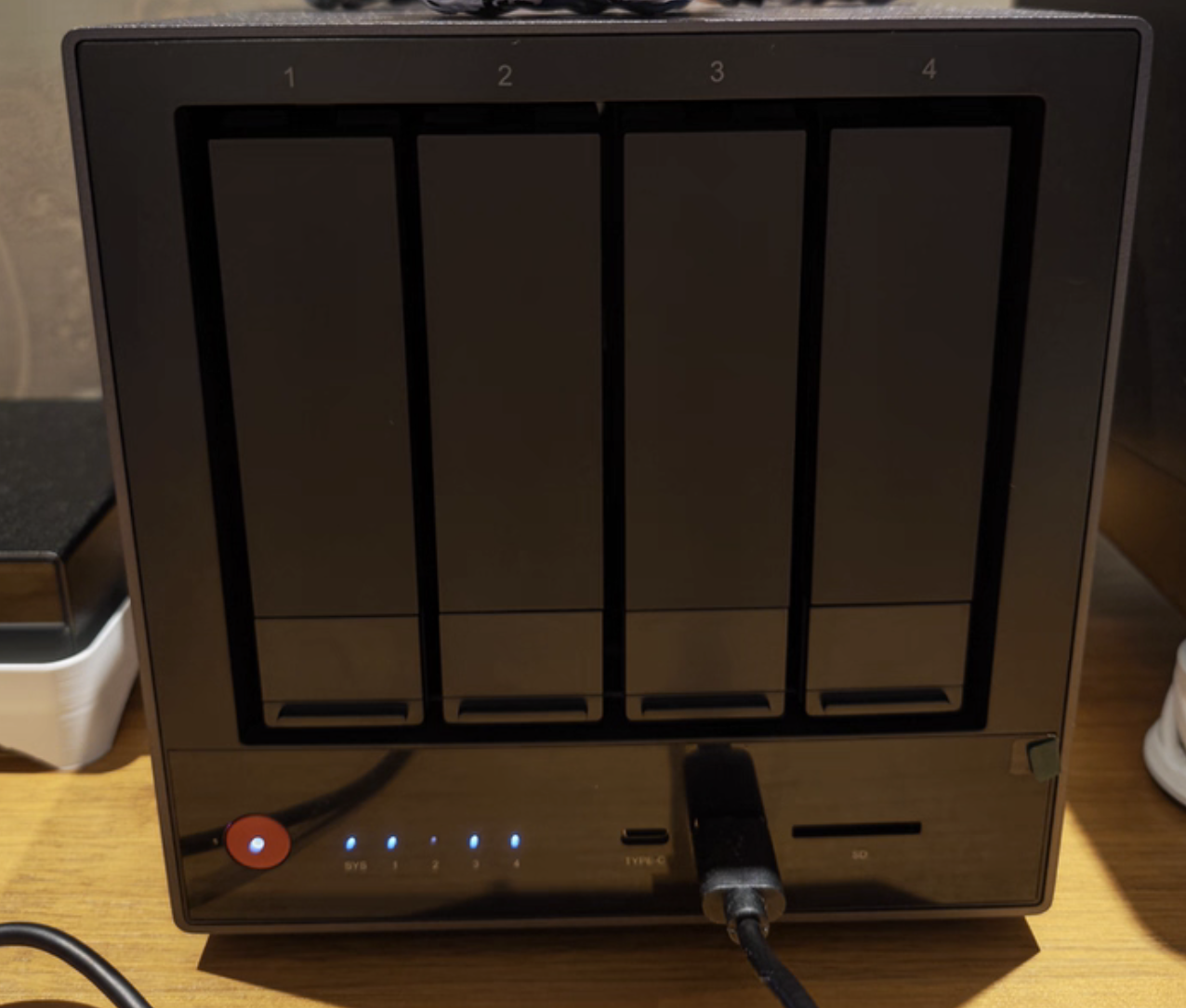 Basic 4 NAS MiniPC Intel N150 16GB+512GB 4 Bays 3.5'' HDD Brand New - GreshamTech