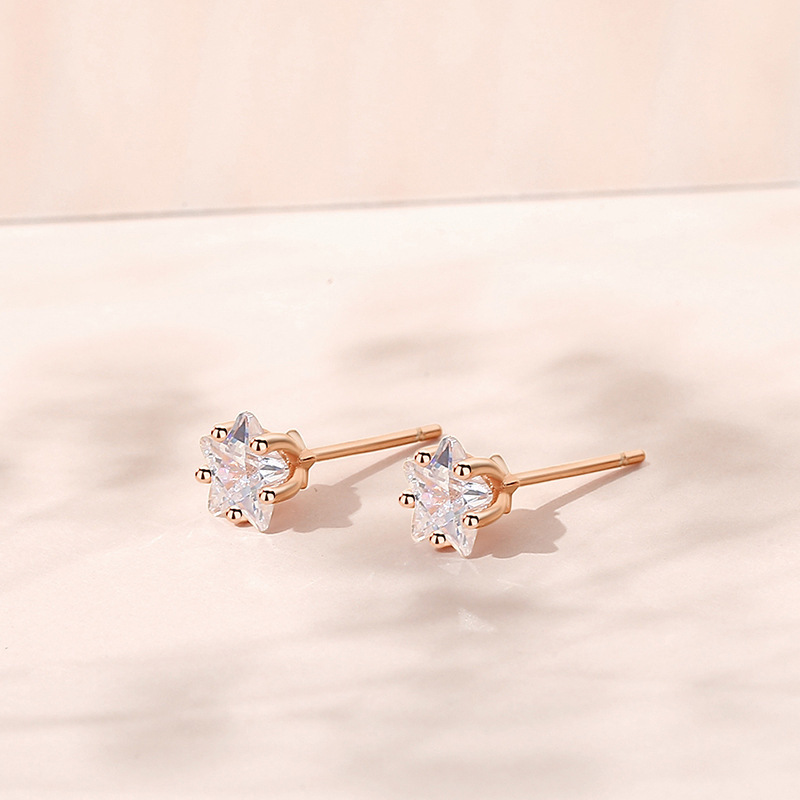 New ice crystal star earrings for women, Korean version, versatile and unique pentagram zirconia ins-style elegant earrings