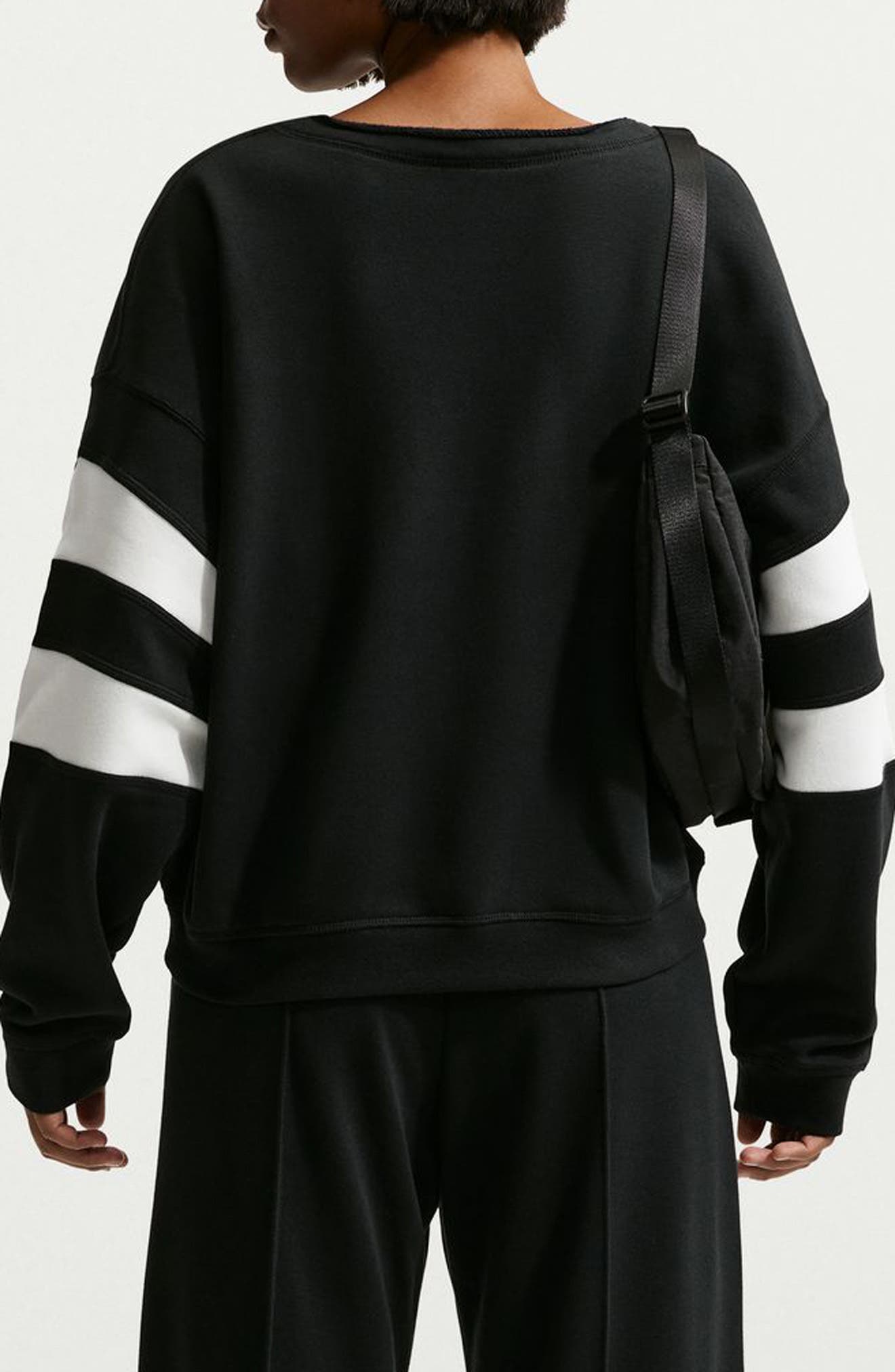 Nike Club Fleece V-Neck Sweatshirt