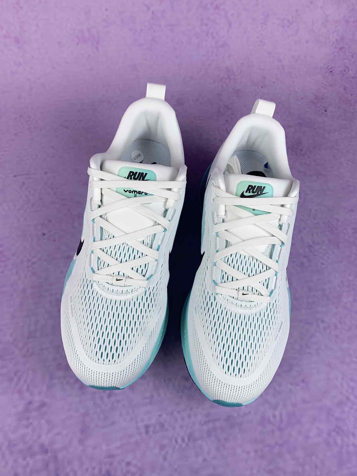 Nike Vomero 18 Shoes