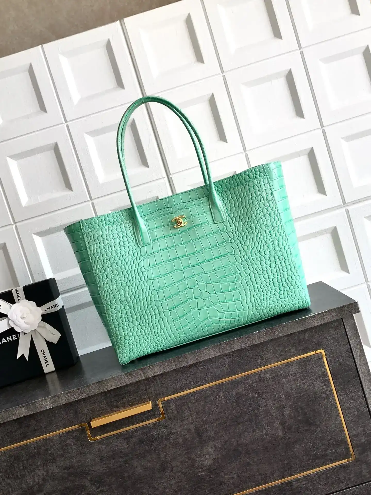 Chanel Green Calfskin Tote Bag product photo from LabelPicks