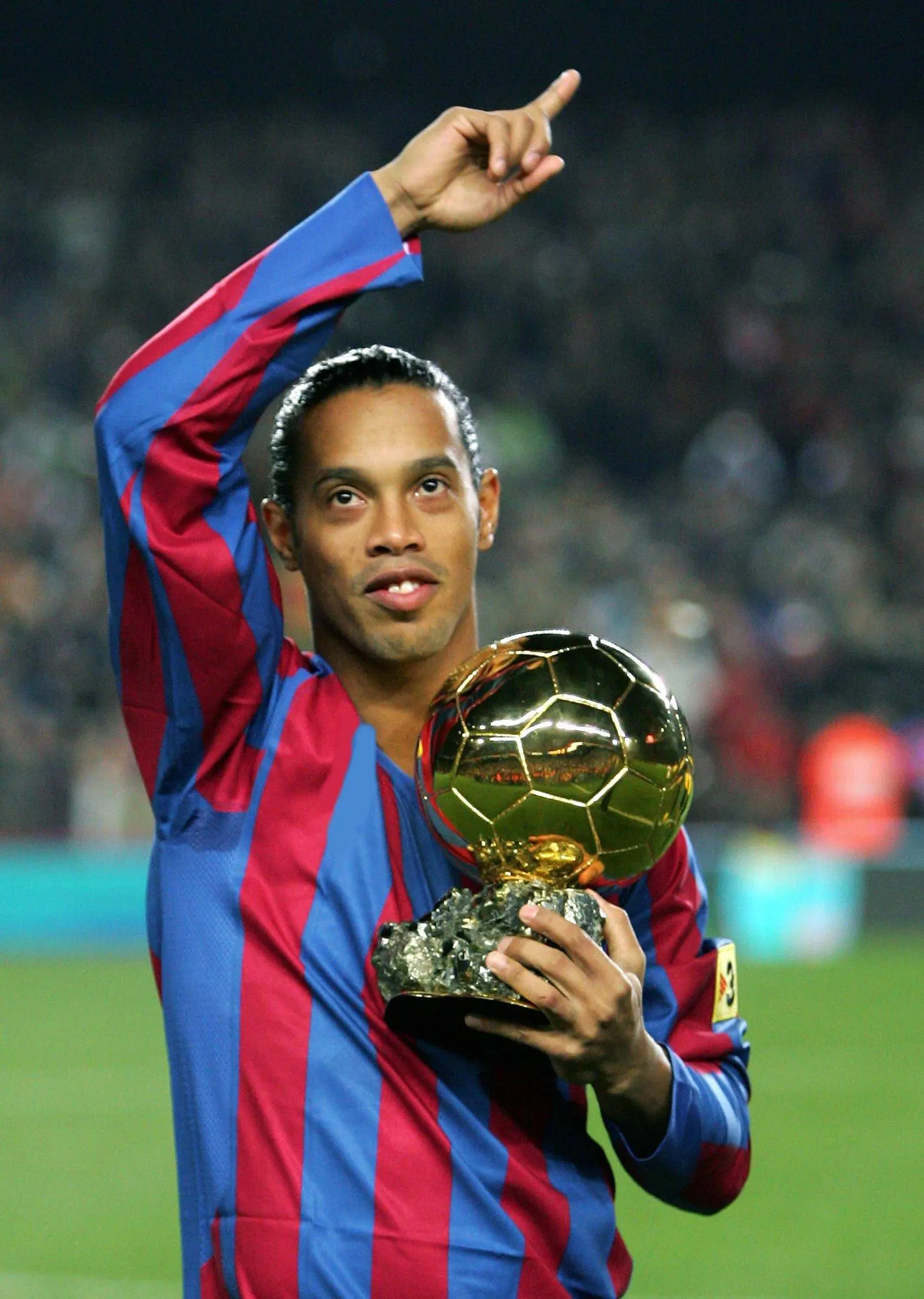 Ronaldinho Ga煤cho SIGNED Barcelona 04/05 Home UCL Jersey/Shirt - COA - 2005 Retro