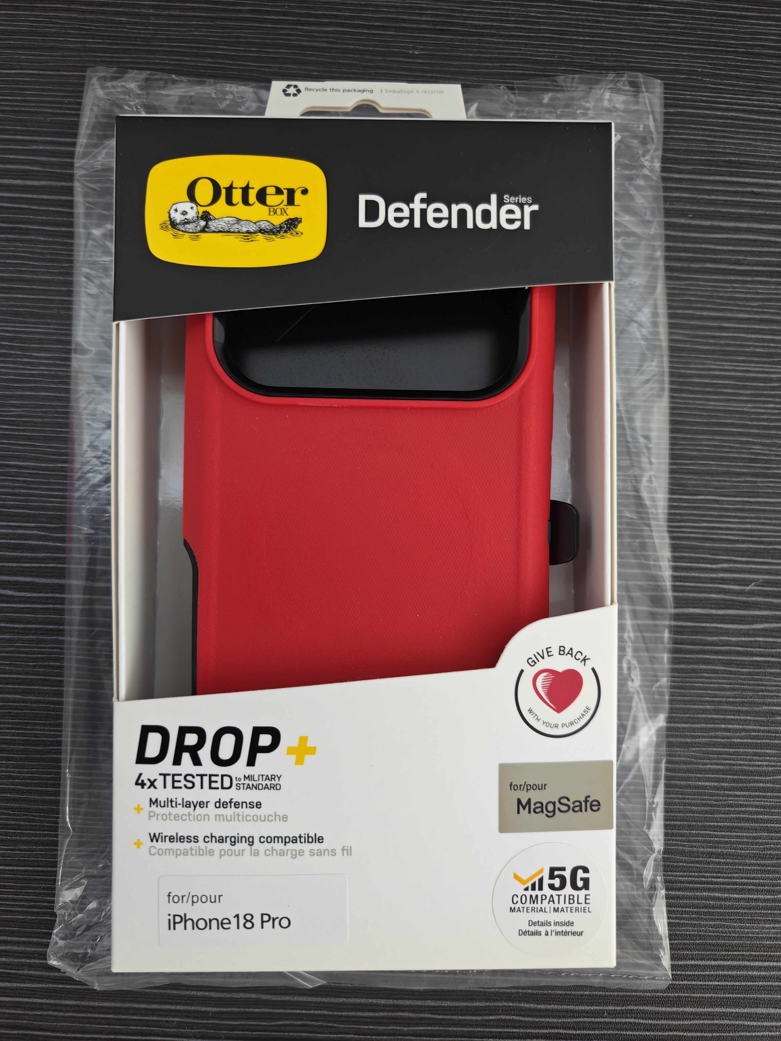 iPhone 18 Pro / 18Pro Defender Pro Otterbox Magsafe Case Red Brand New (0918) - GreshamTech