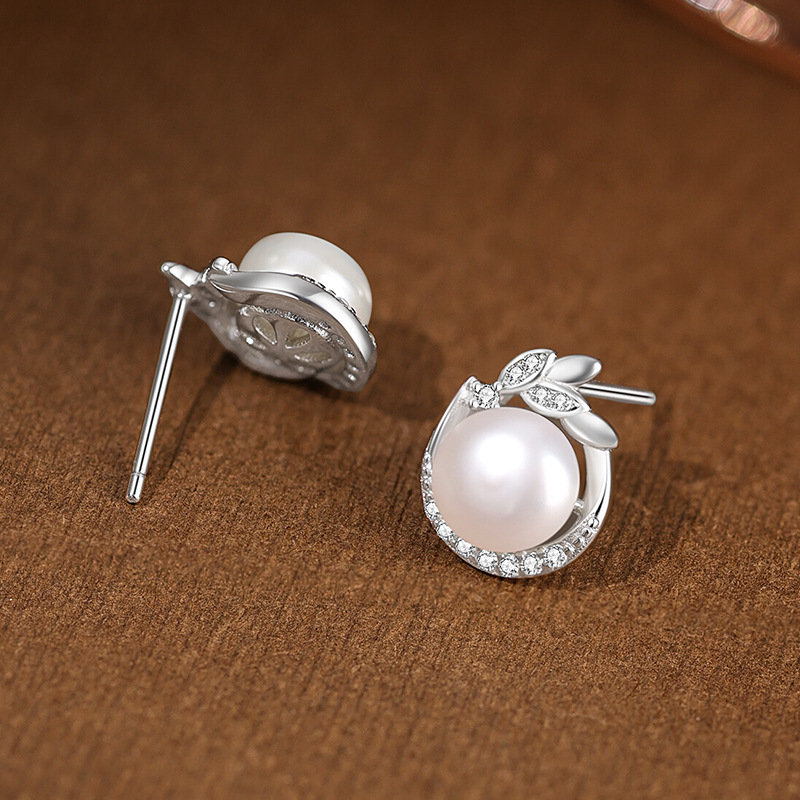 Original wheat-ear pearl earrings, women’s sterling silver, French retro style, small and delicate, featuring a forest-inspired leaf and geometric design, perfect as a gift