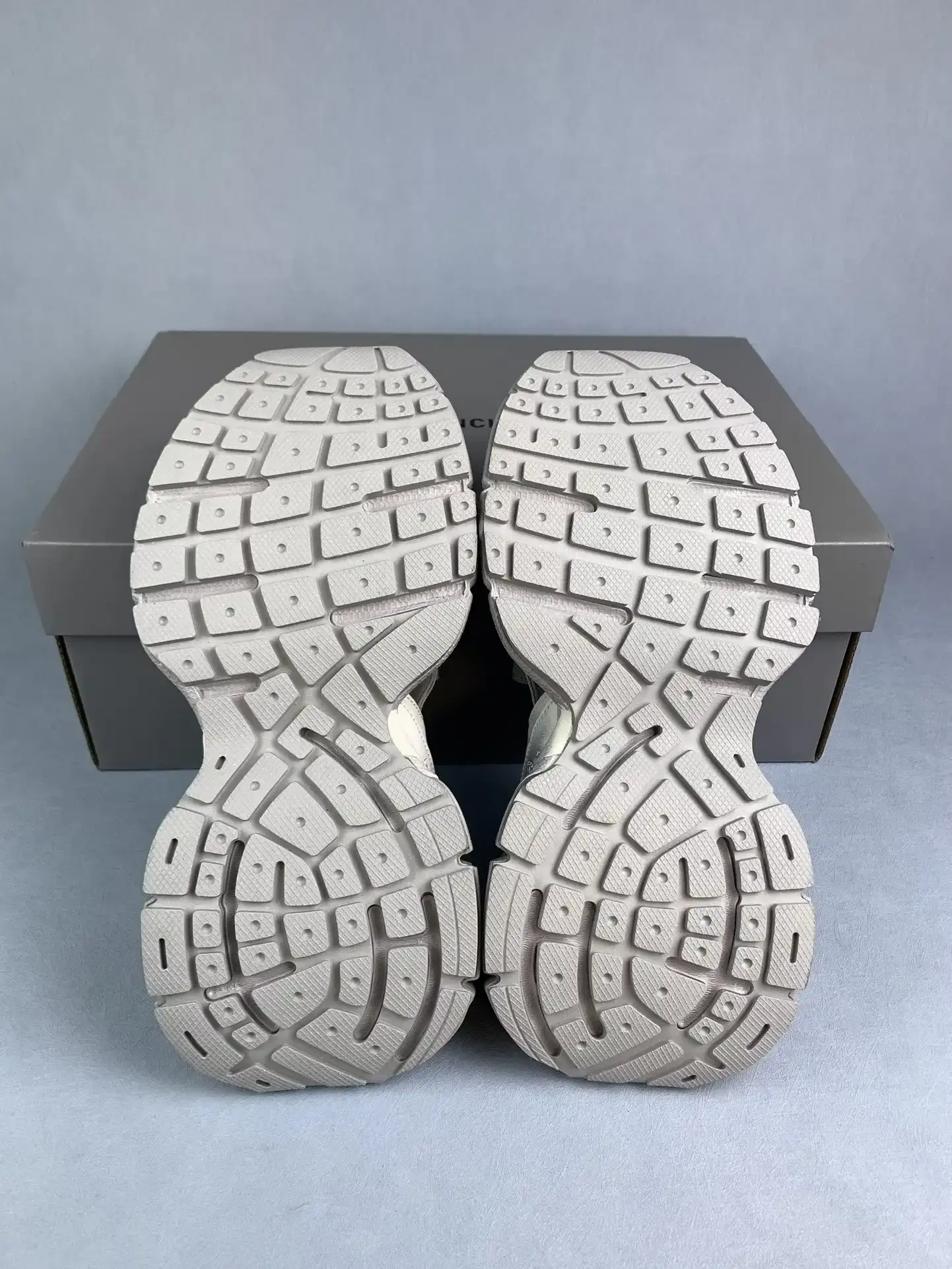 3XL Sandals in White product photo from LabelPicks