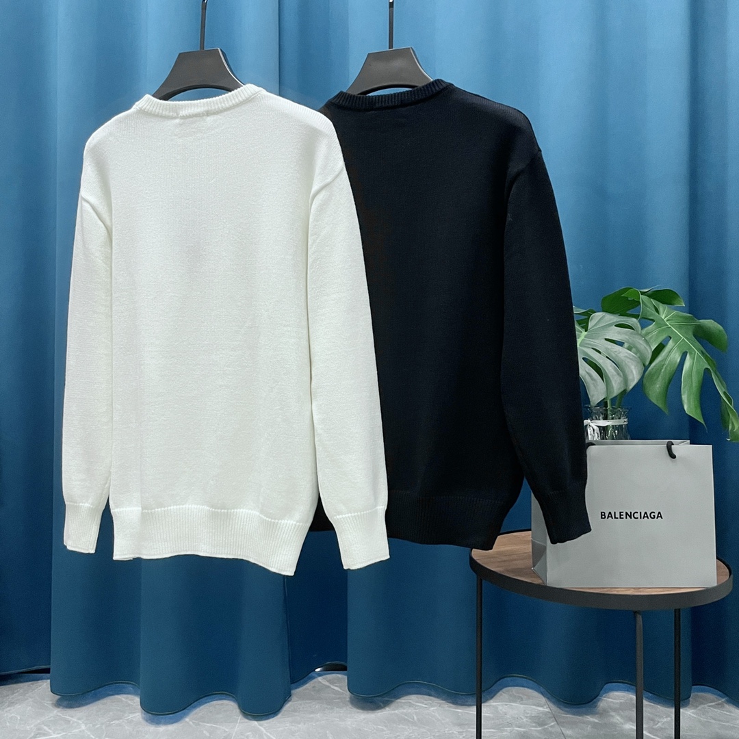 Paris Letters Long Sleeve Knitted Sweater