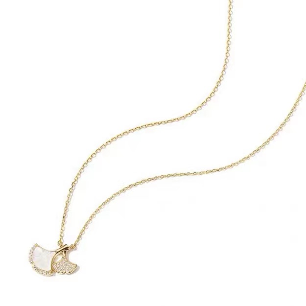 Ginkgo Leaf Shell Little Apricot Shipping Necklace for Girlfriend Valentine's Day Birthday