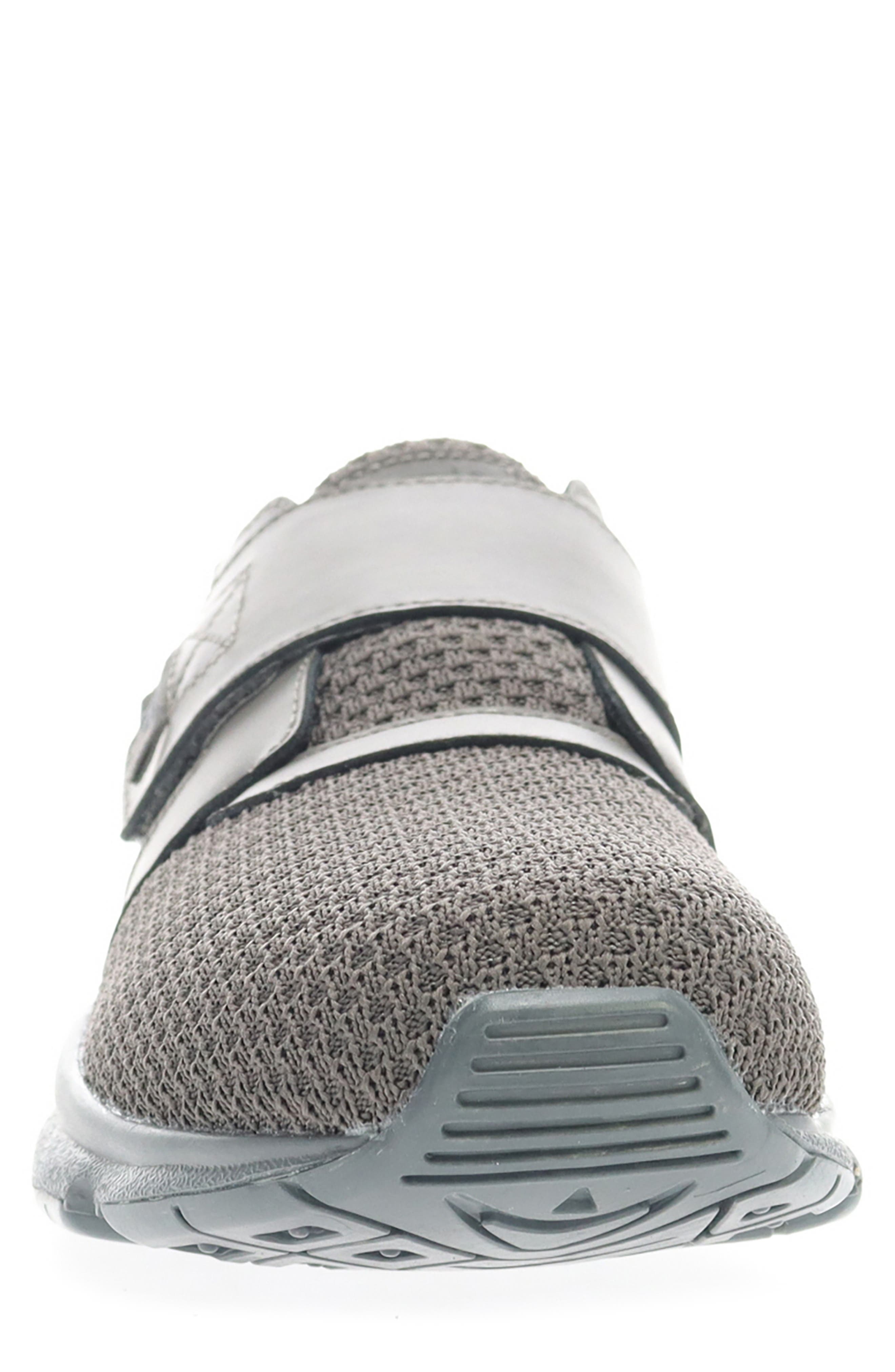 Propét Stability X Strap Sneaker