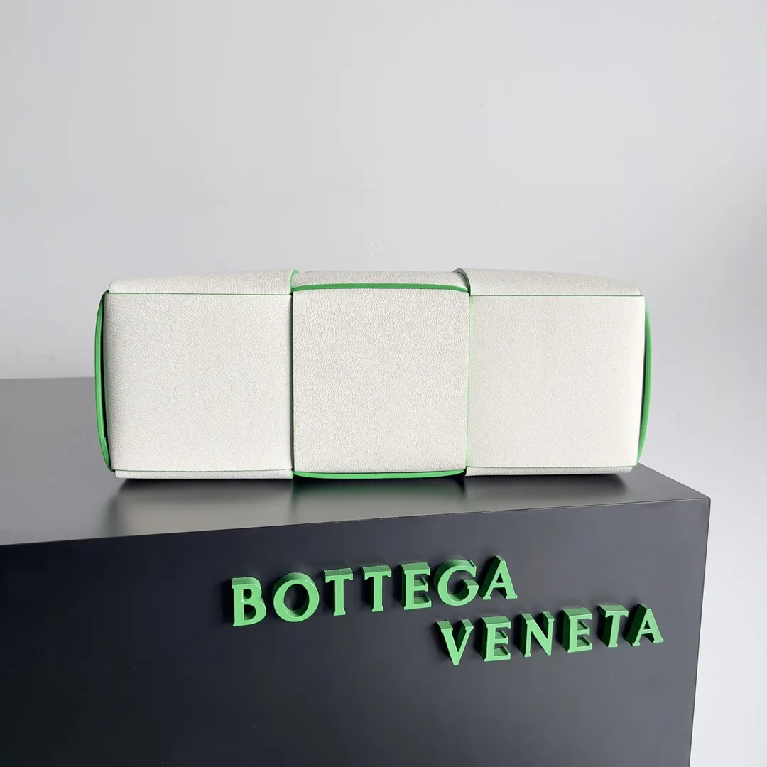 Bottega Veneta White Intrecciato Woven Leather Tote Bag product photo from LabelPicks