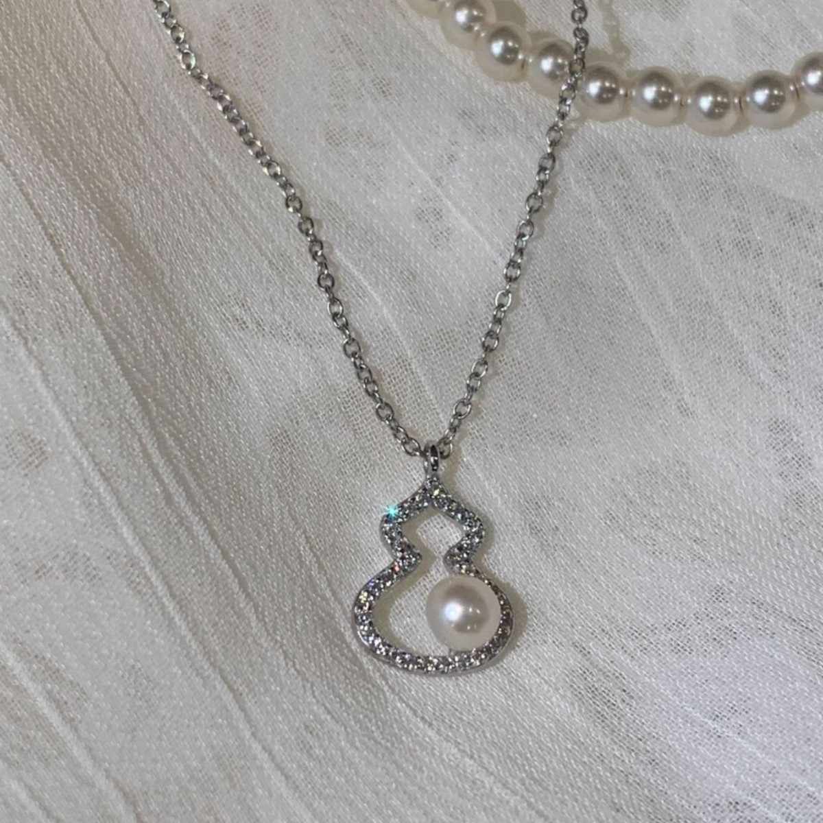 925 sterling silver beaded necklace with a diagonal design, featuring a gourd pendant, a versatile and stylish piece with a modern Chinese aesthetic, perfect for layering
