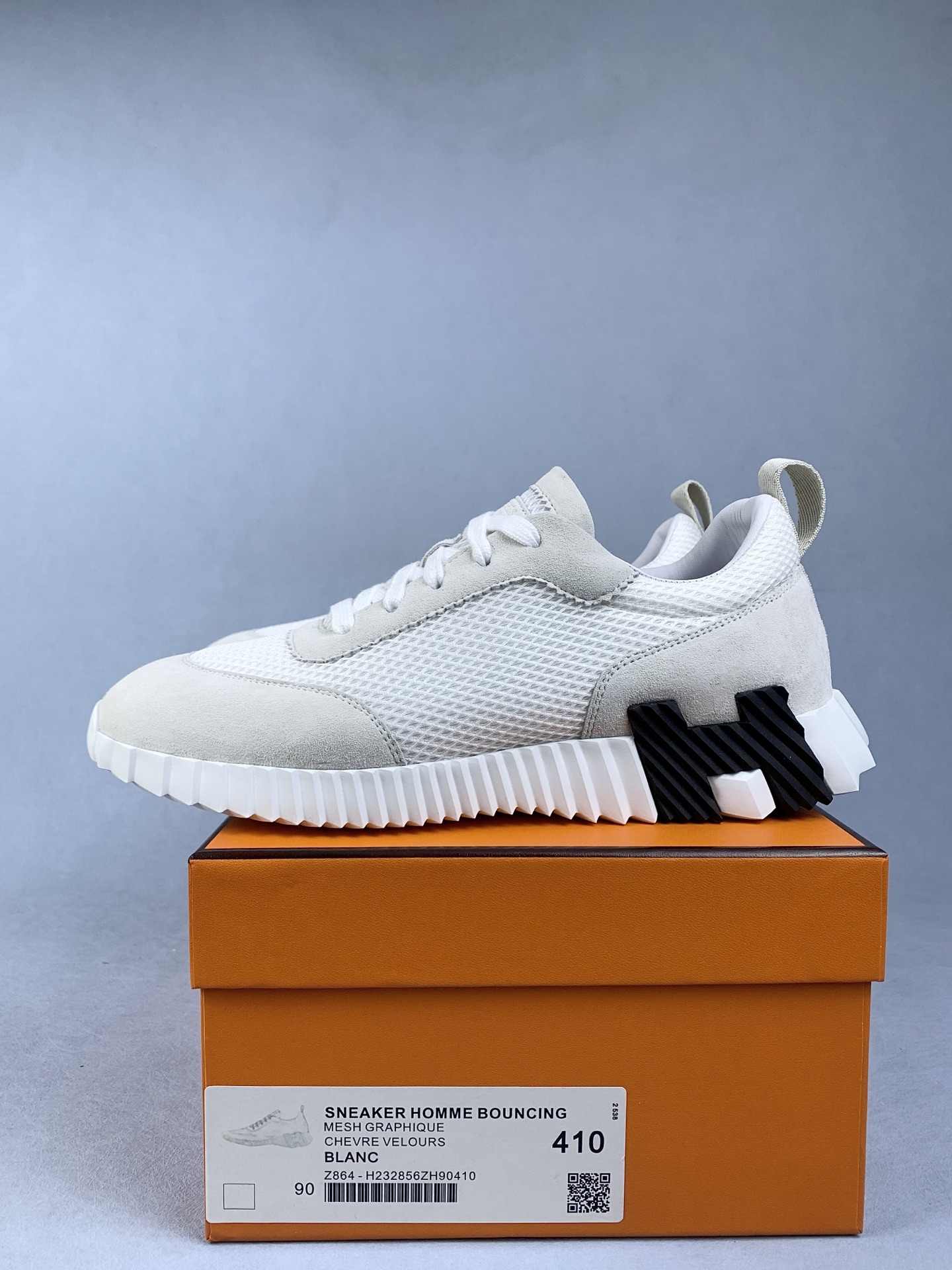 Bouncing sneaker