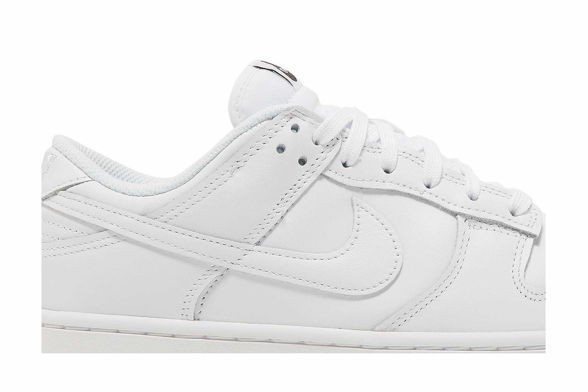 Nike Dunk Low ‘Triple White’ DD1503-109