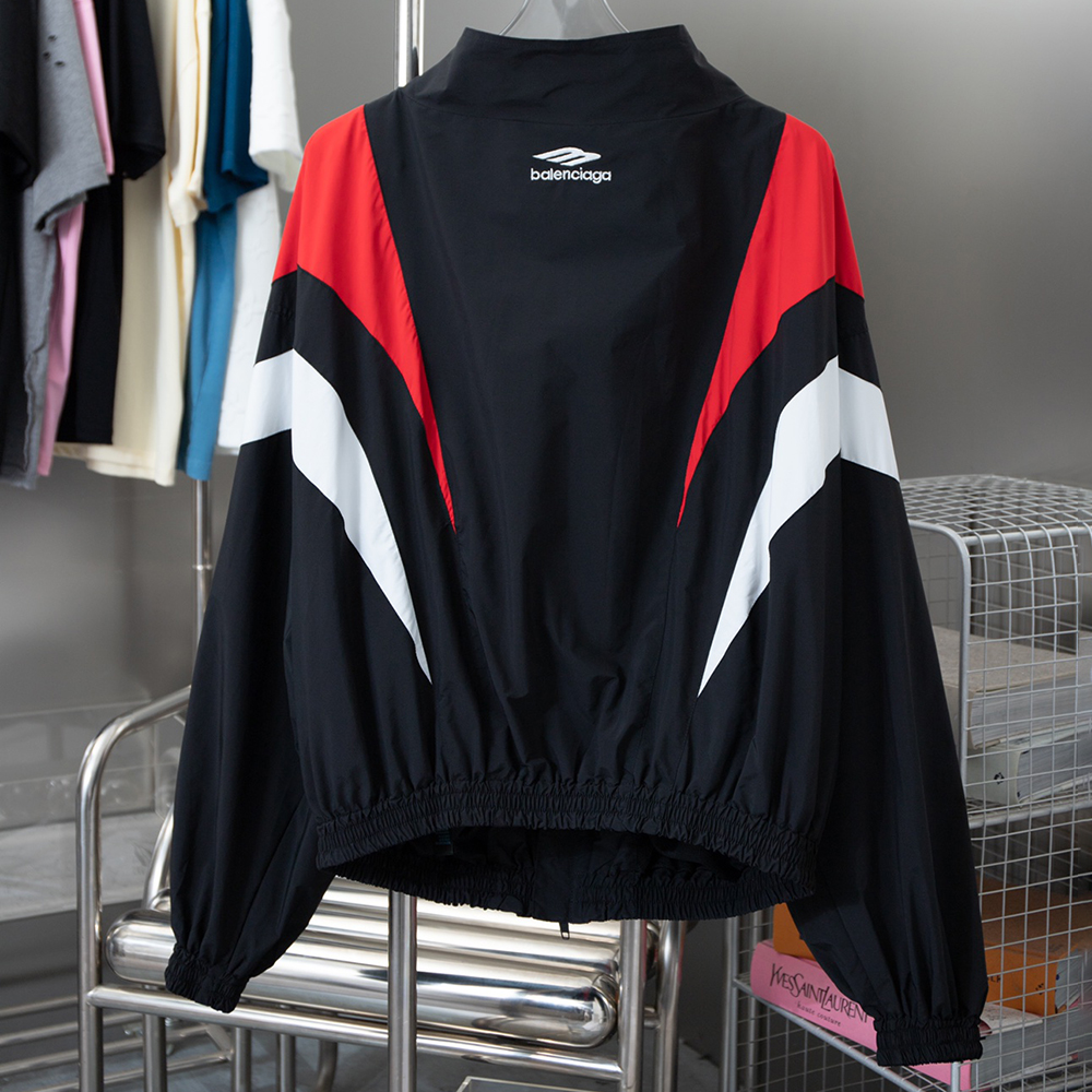 Embroidered Long Sleeved Zipper Jackets