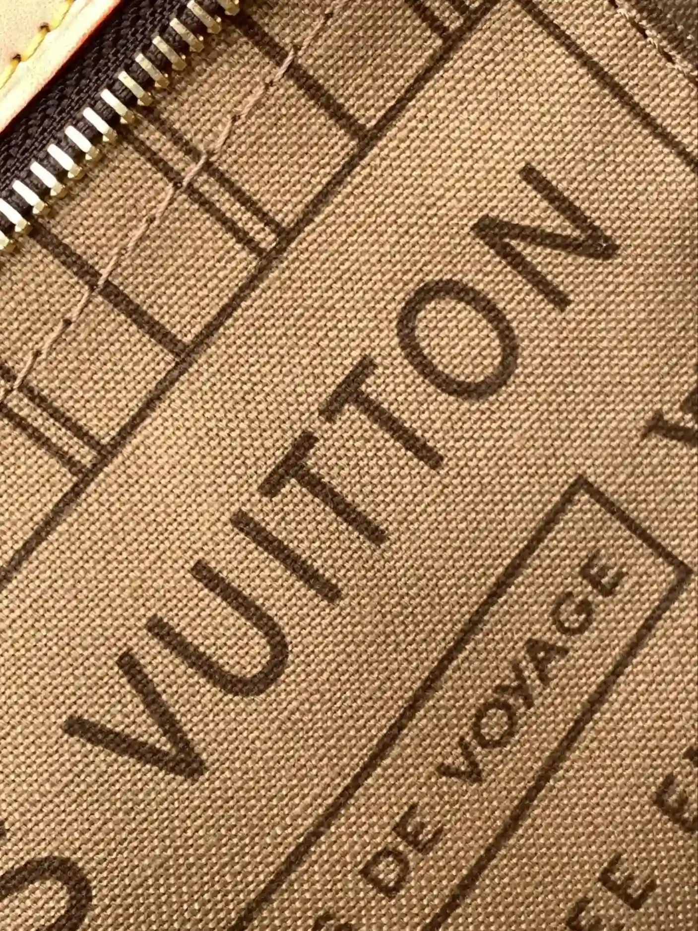 Louis Vuitton Neverfull Top Handle Bag product photo from LabelPicks